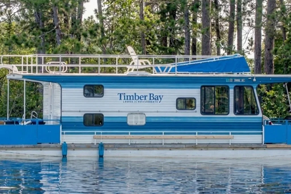 Getaway+38-foot-exterior+150px.jpg