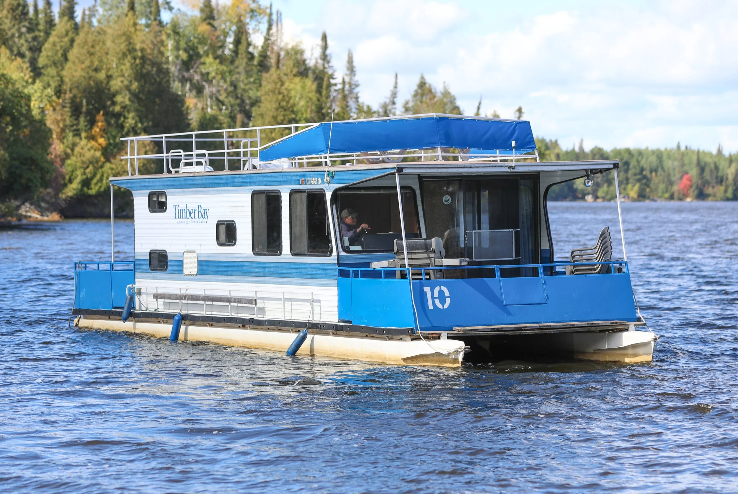 Houseboat Lifestyle 02.jpg