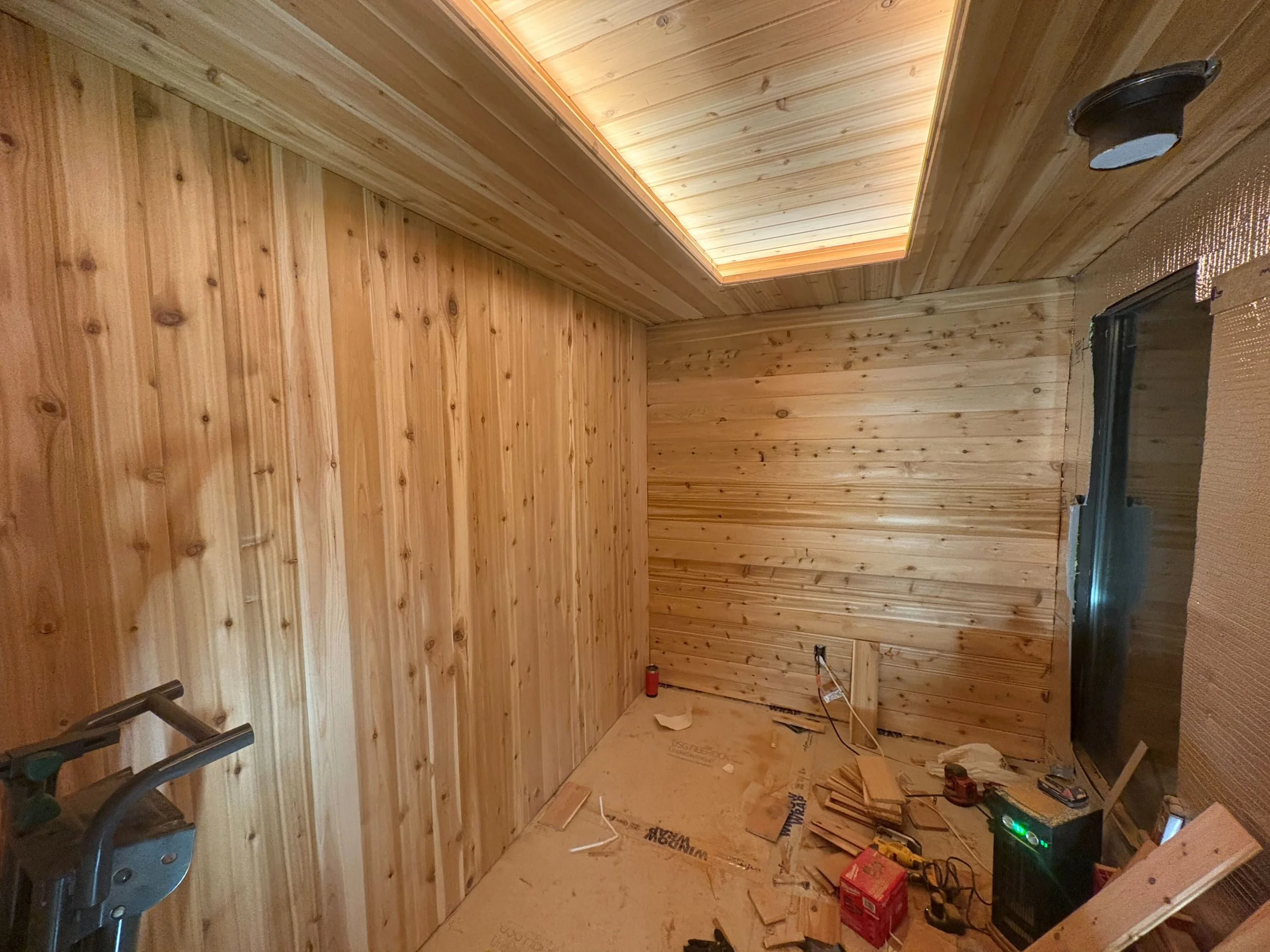 Sauna Build 04.jpg
