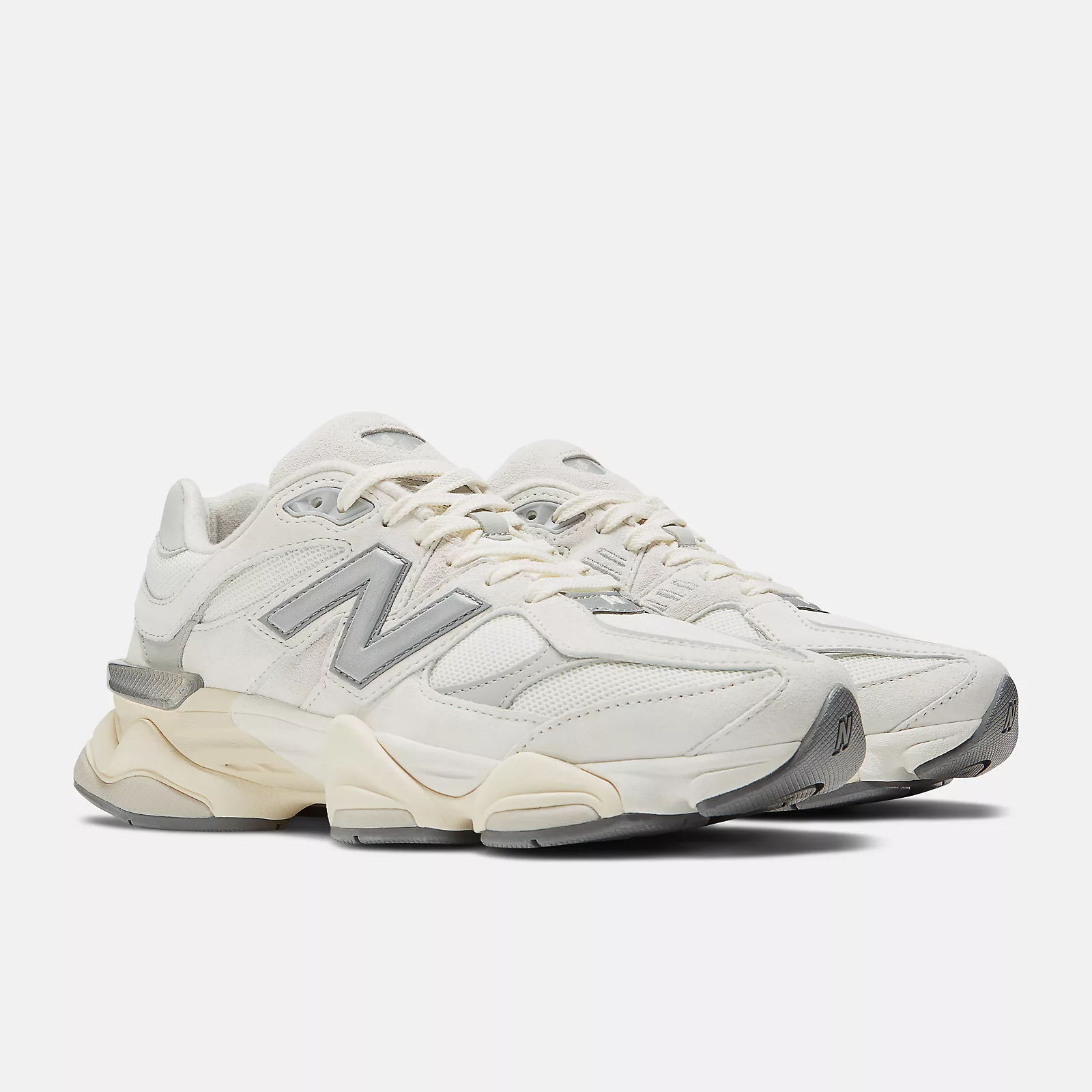 the white sneaker.png