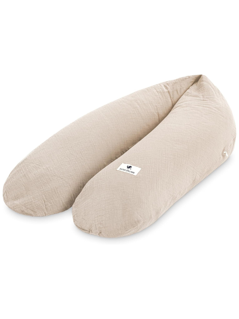 Julius Zöllner Stillkissen 190 cm in Musselin-Baumwolle mit Verpackung, Frontansicht auf weißem Hintergrund