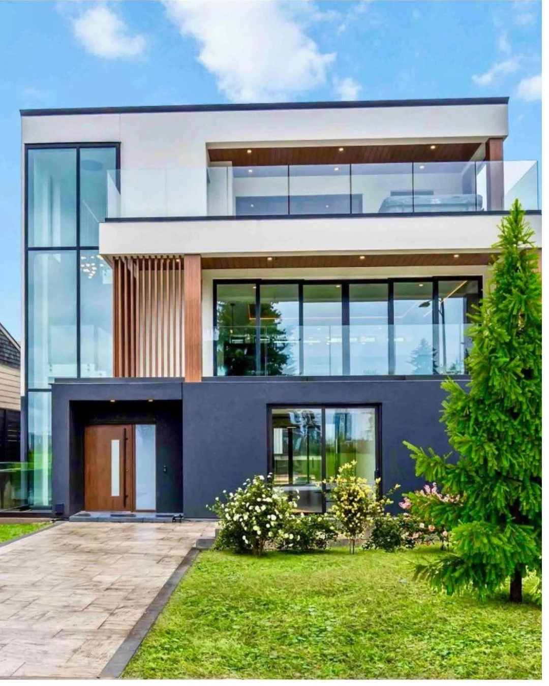 The Strathearn Flex 🥃

Your weekly dose of architectural eye candy just leveled up. This isn't just a home; it's Alberta&rsquo;s first-ever Mass Timber masterpiece, and it&rsquo;s serving 6,300 square feet of pure "wow."

Perched right on 