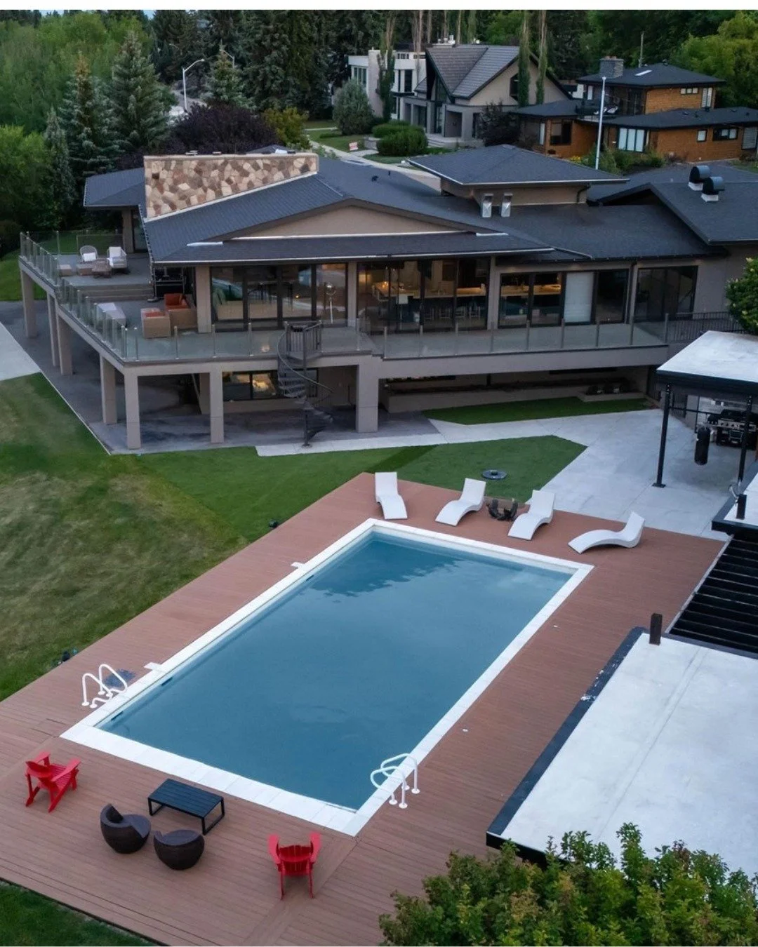 Sexy House Saturday | The Valleyview Legend

If "having a type" includes 49,000+ sq ft lots and a front-row seat to the Edmonton skyline, 13758 Valleyview Drive is the one. This isn't just an address; it&rsquo;s 6,500 sq ft of architectural