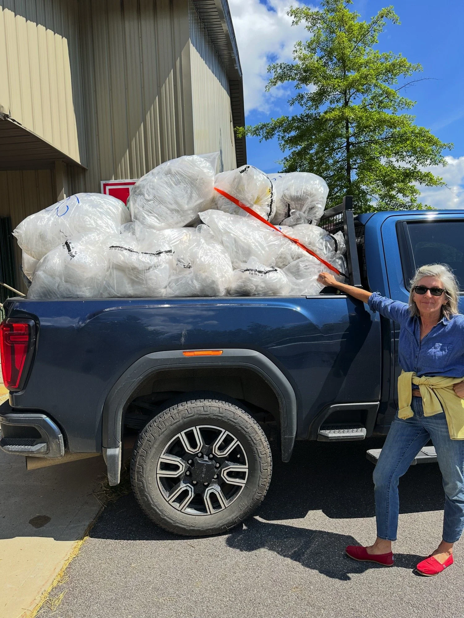MONADNOCK-GARDEN-CLUB-truckload-delivery.jpg