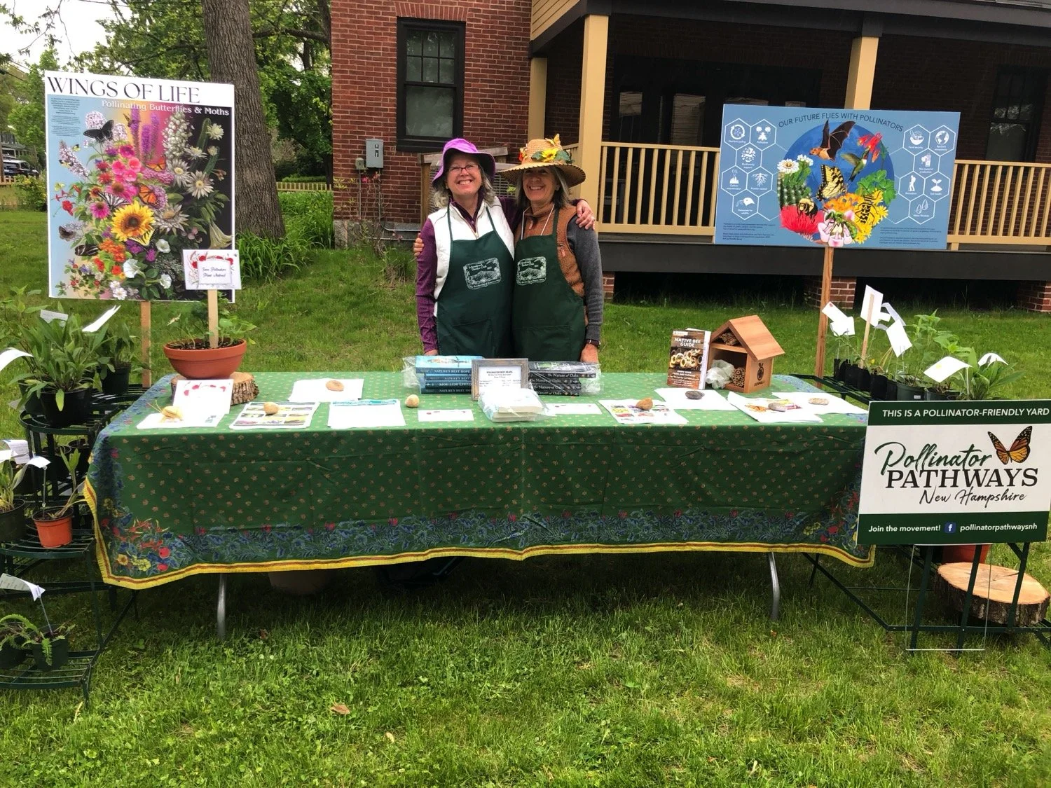 MONADNOCK-GARDEN-CLUB-rhonda-pollinator-table.jpg
