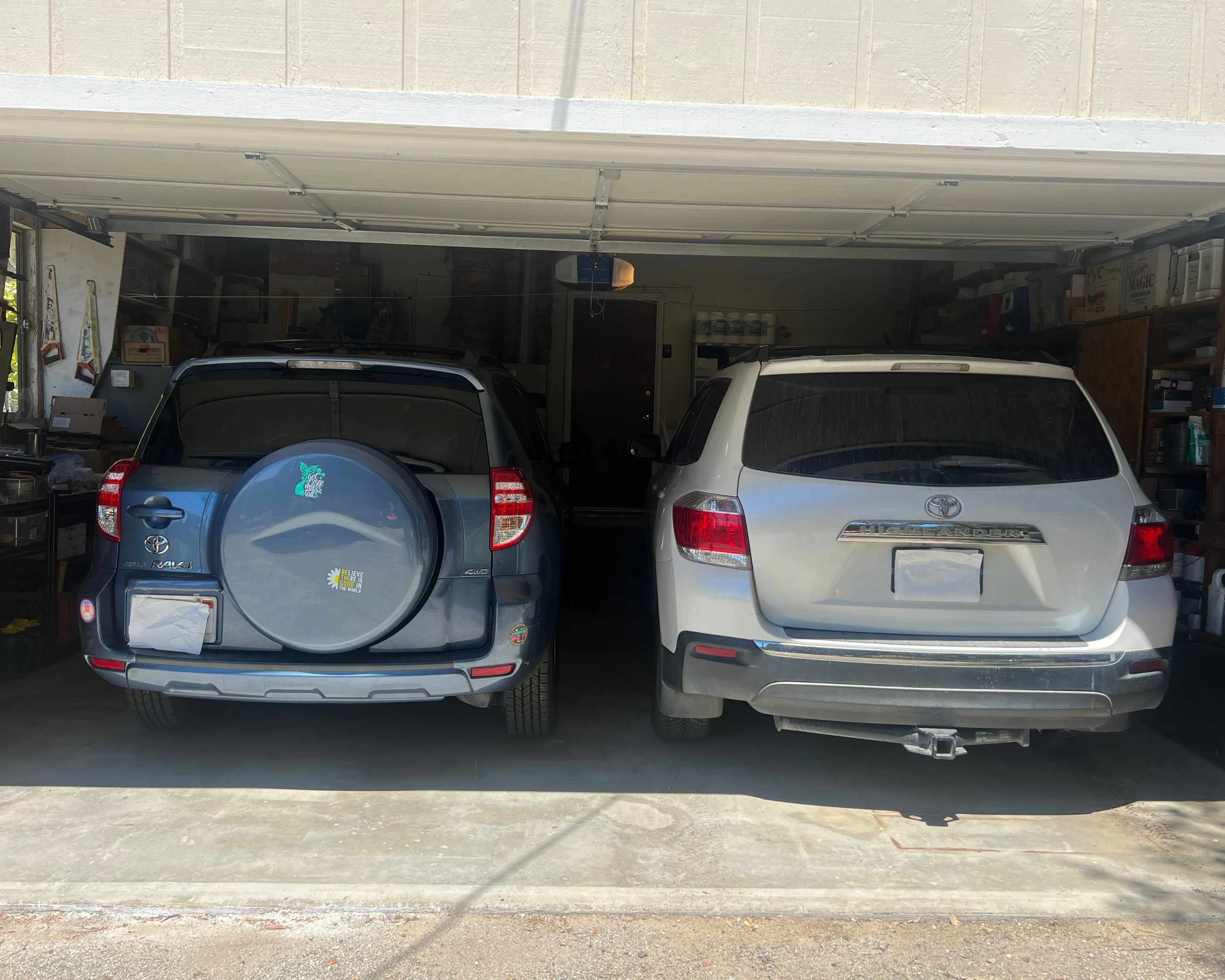 Able to fit in 2 cars!