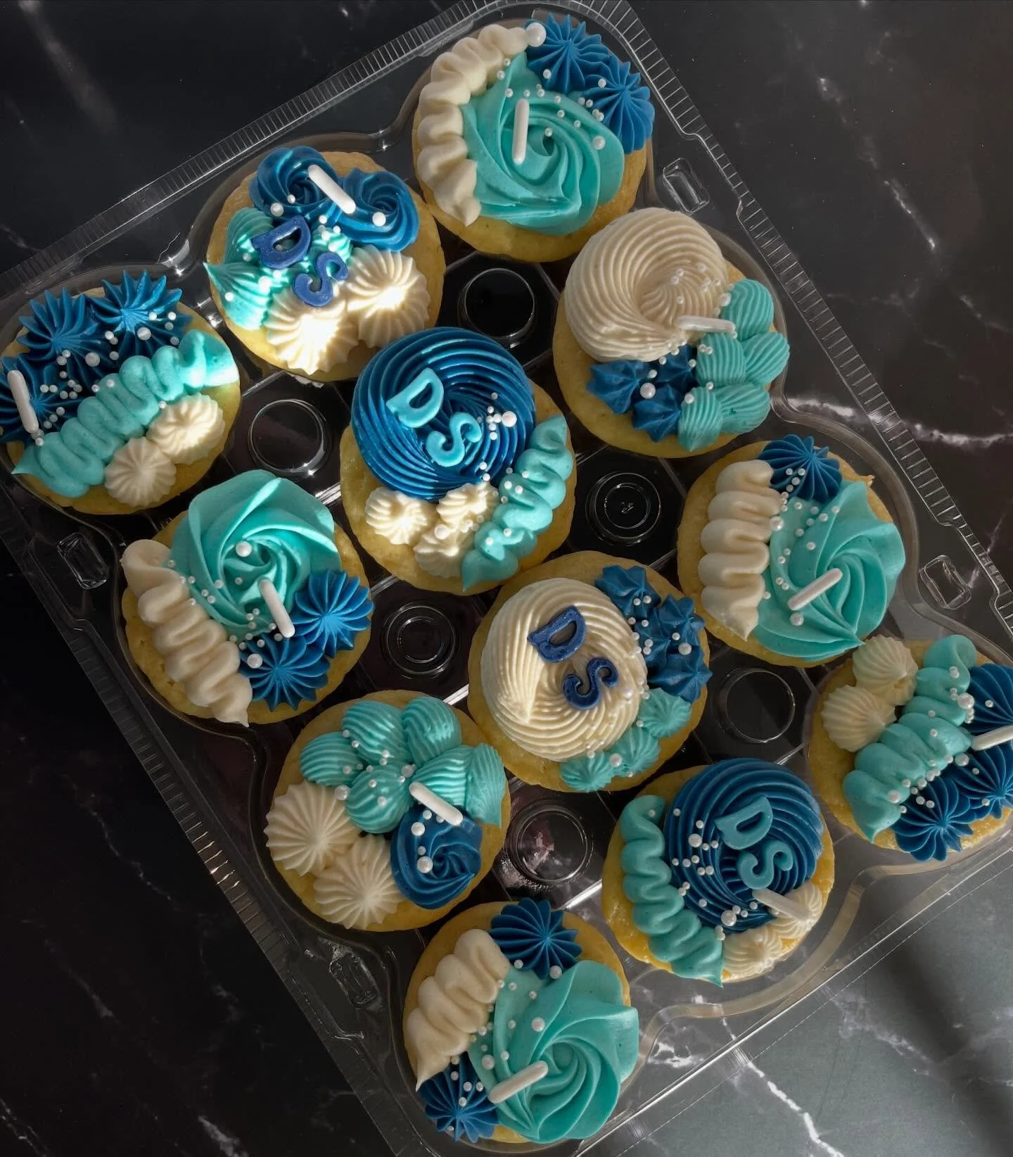 Blue for baby boy 💙🩵🤍 

I love making treats for baby showers or gender reveals 🥰 

#cupcake #cakeinspiration #baker #cakedecorating