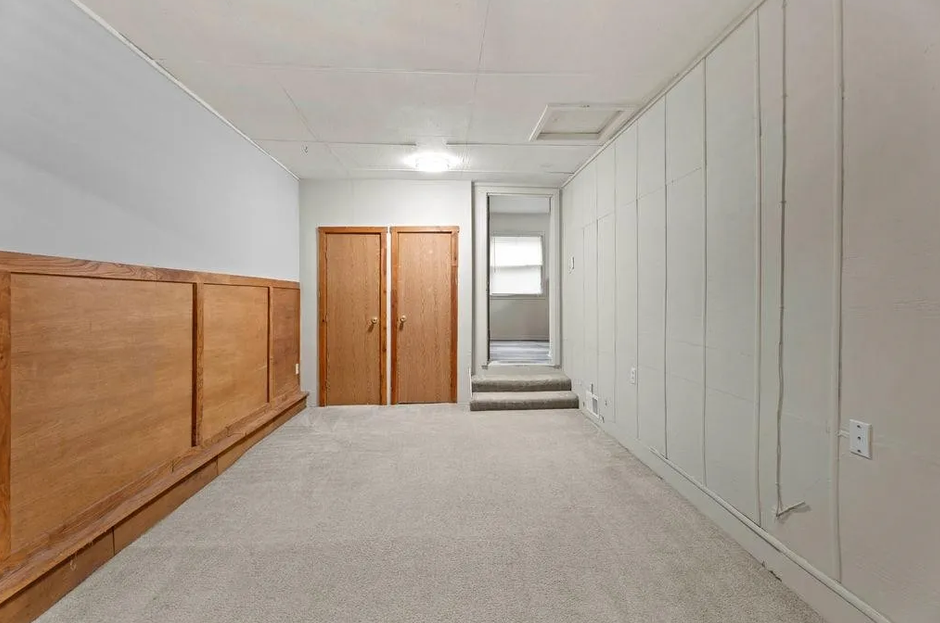 1616 E Funston converted garage into 3rd bedroom