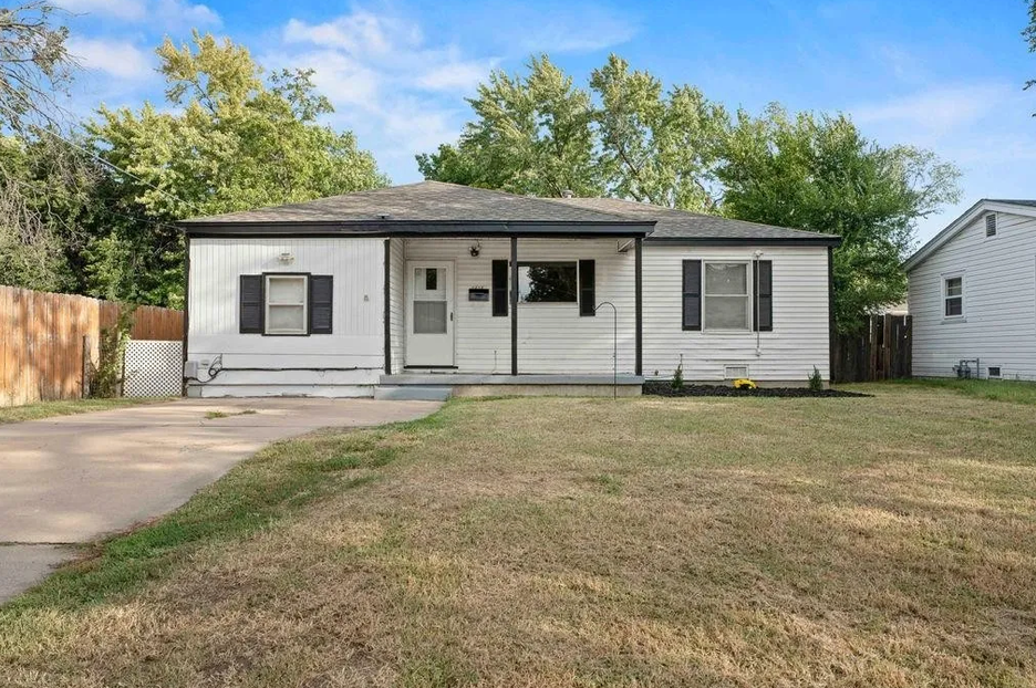 1616 E Funston front 