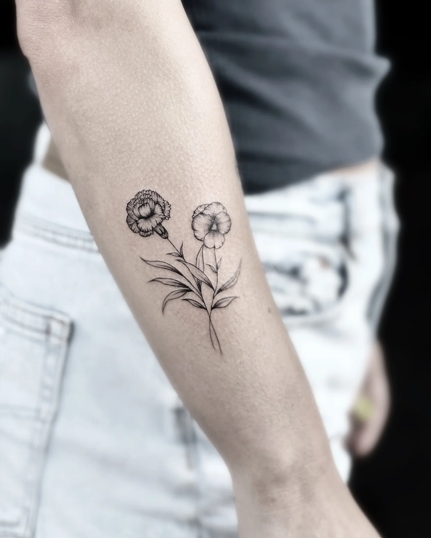 Birth Flowers by @sculptby.kayla