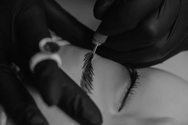 Raleigh Microblading - Black and white photo
