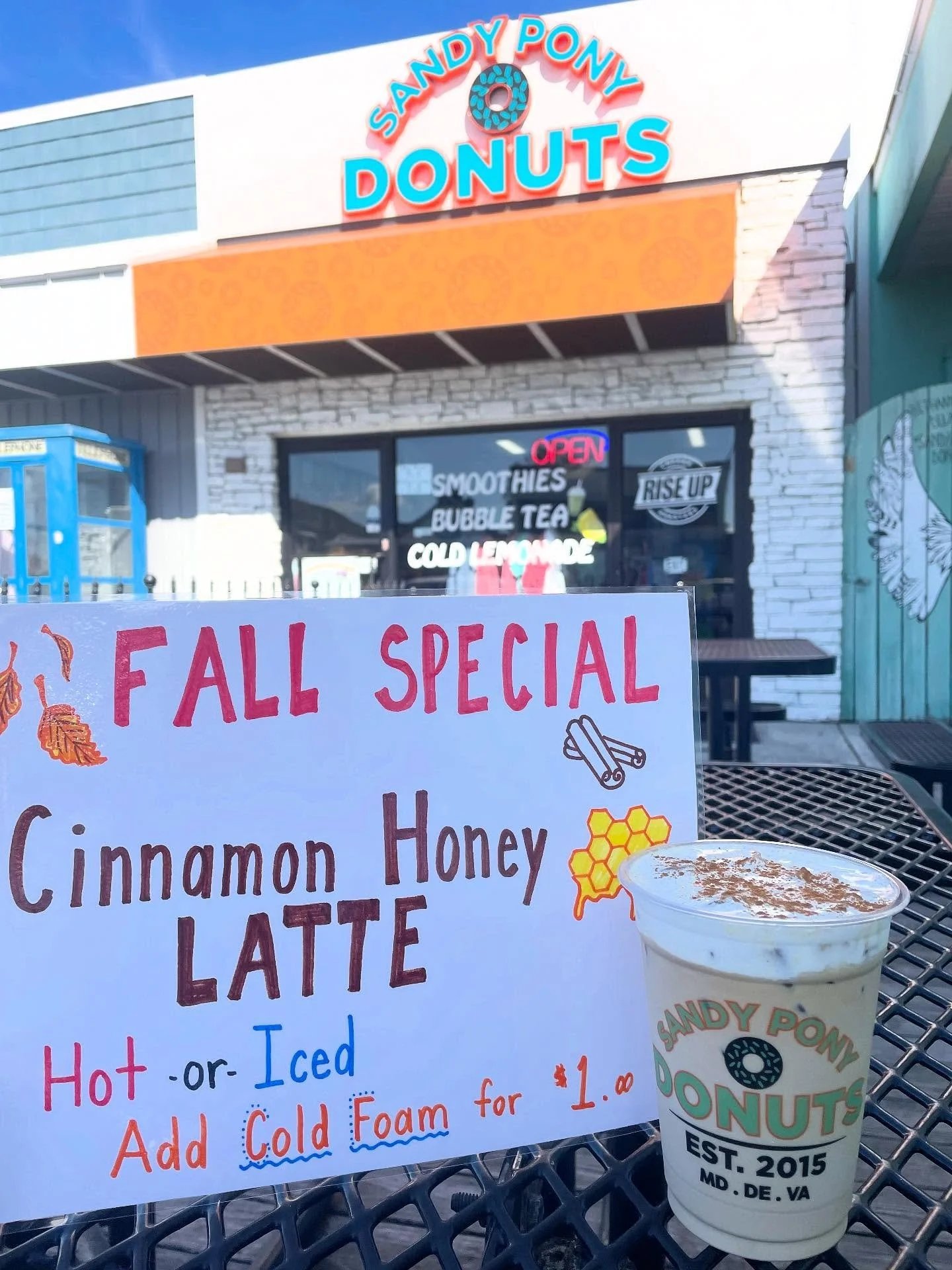 🍂Introducing our new fall special- Cinnamon Honey Latte🍯 Now available at our downtown Bethany shop, hot or iced! 
✨Add the cold foam, you won&rsquo;t regret it✨

#cinnamonhoneylatte #fallspecial #sandyponydonuts #bethanybeach #downtownbethanybeach