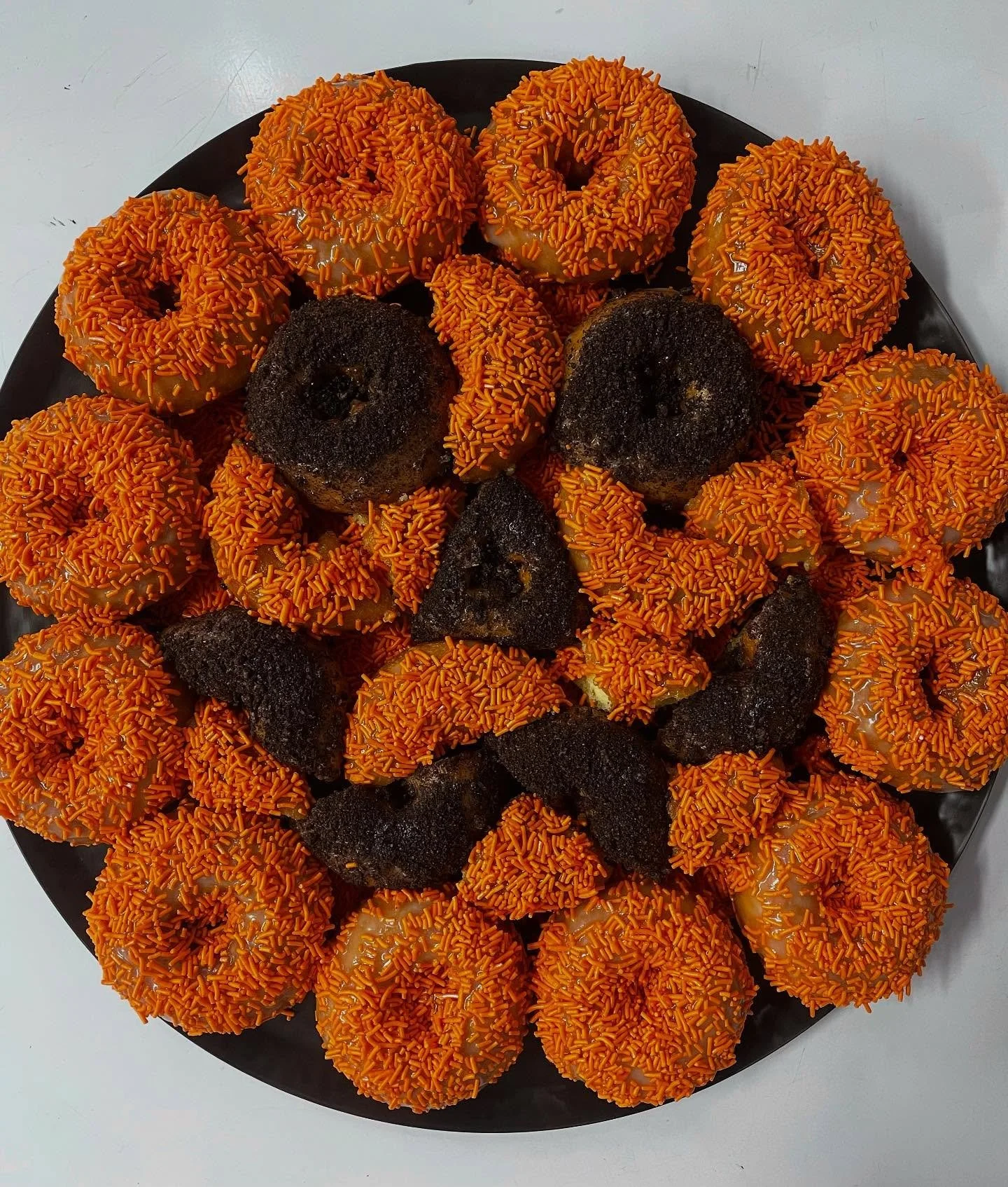 🎃 HAPPY HALLOWEEN 🎃

#sandyponydonuts #happyhalloween #delmarvadonuts #bethanybeach #chincoteagueva #annapolismd #deweybeach #bethanybeachde #downtownbethany #chincoteagueisland