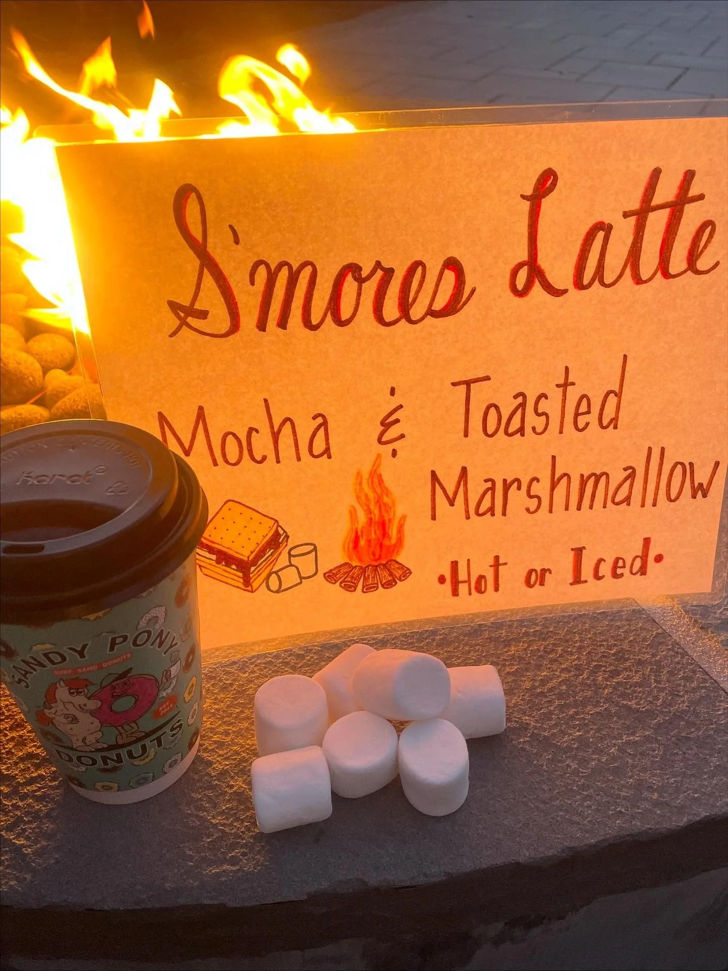 🔥🍫🏕️S&rsquo;mores latte now available at our downtown Bethany shop! Open 7-1 closed Thursdays. 

#sandyponydonuts #smoreslatte #bethanybeach #latte #happycamper #downtownbethany #bethanybeachde