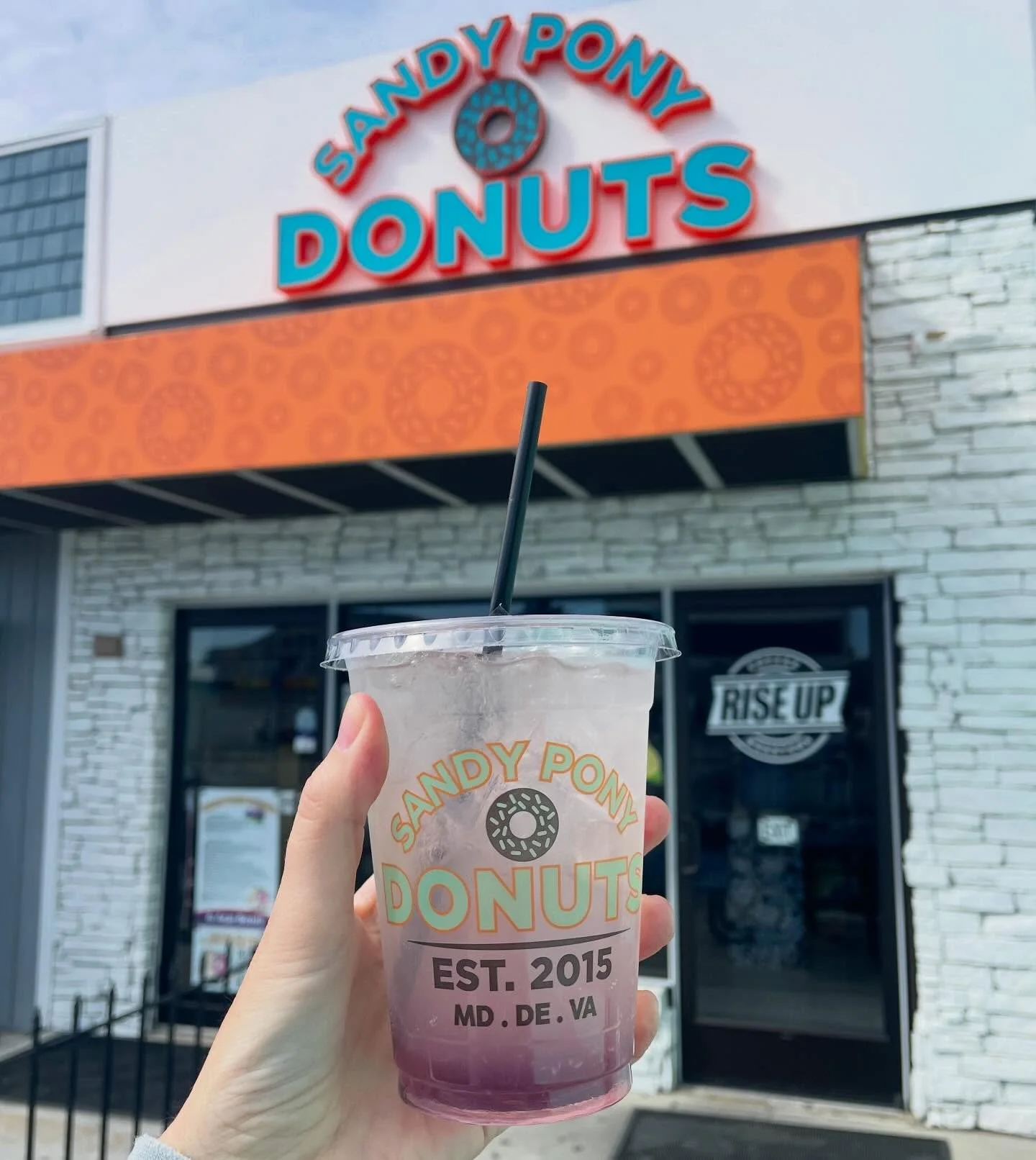 💜🍋 Lavender lemonade just dropped at the downtown Bethany store! Open 7-1 

#lavenderlemonade #sandyponydonuts #bethanybeach #delawarebeaches #downtownbethany
