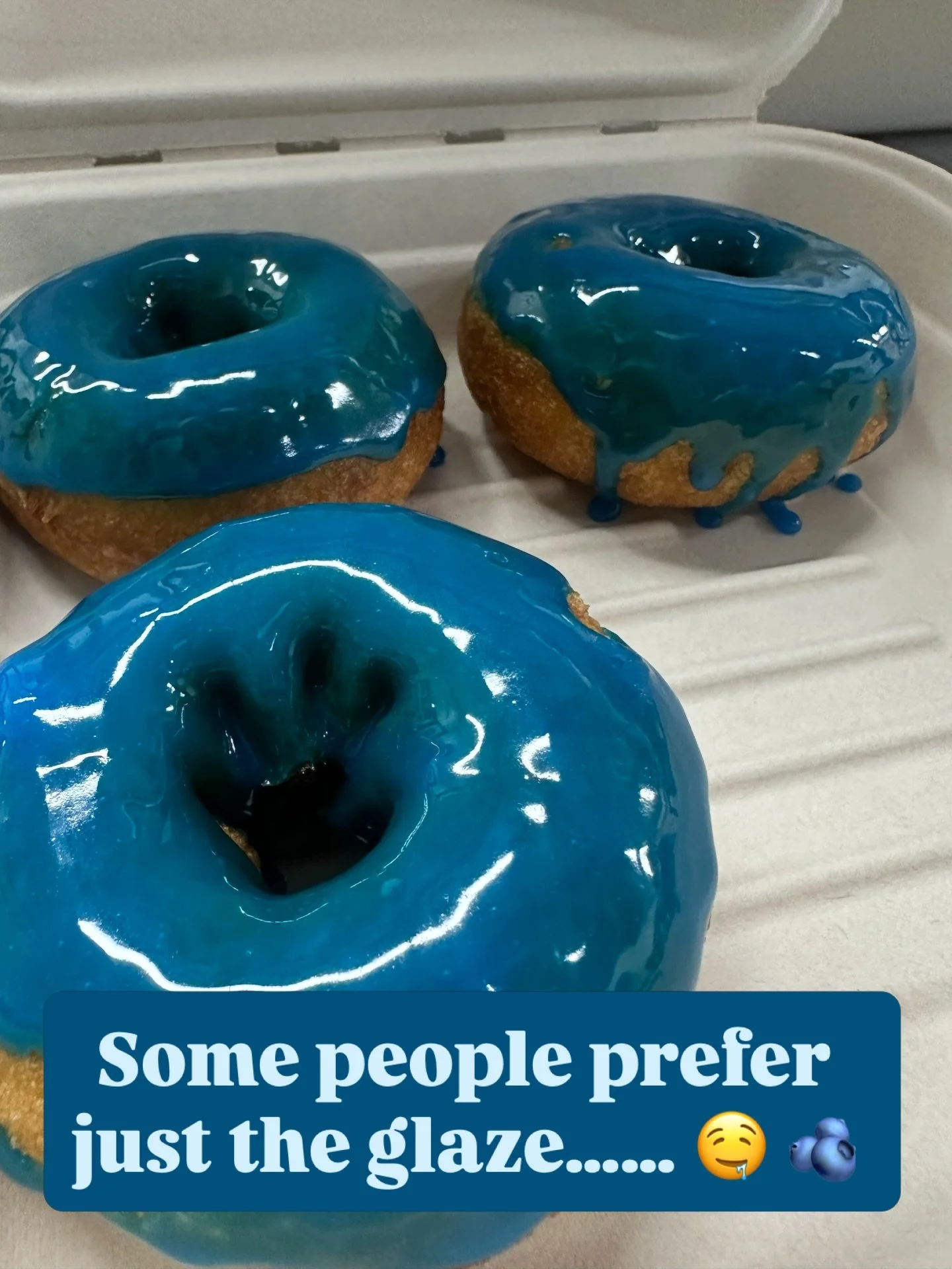 🫐Just some blueberry Glazed Donuts 🫐

-Downtown Bethany 7-1pm 🌊
-Annapolis 7-2pm ⛵️
-Chincoteague 7-12pm 🐴