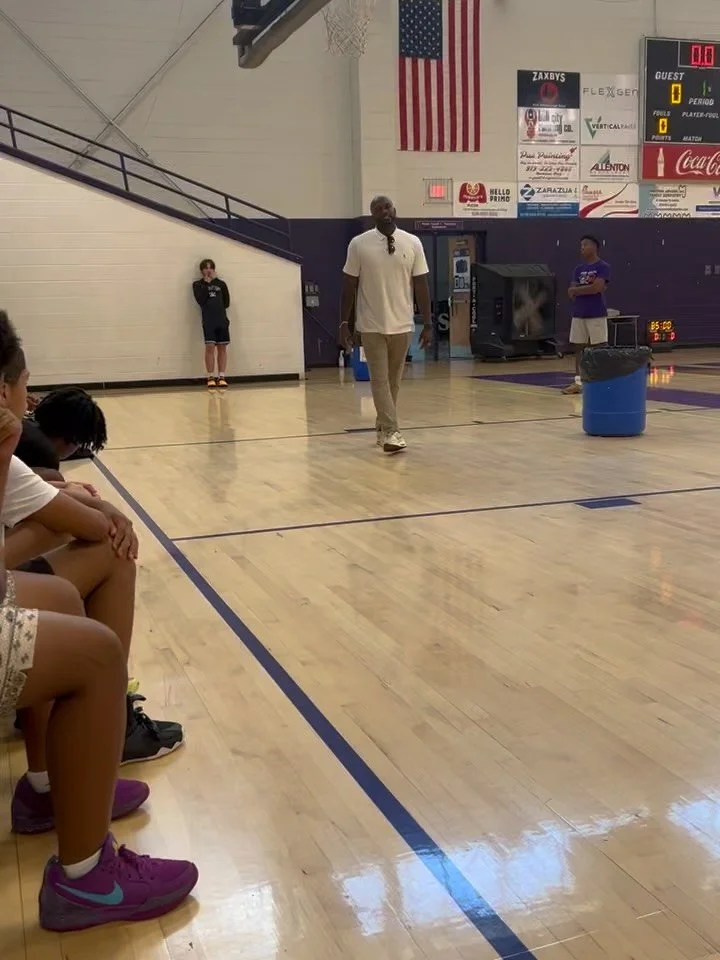 🚨🚨Guest Speaker Highlight 🚨🚨
We had the honor of welcoming Gary Cobb &mdash; NCAA D2 basketball standout, former professional player in Europe, and now a financial analyst &mdash; to speak with our athletes.
Gary shared powerful insights from his