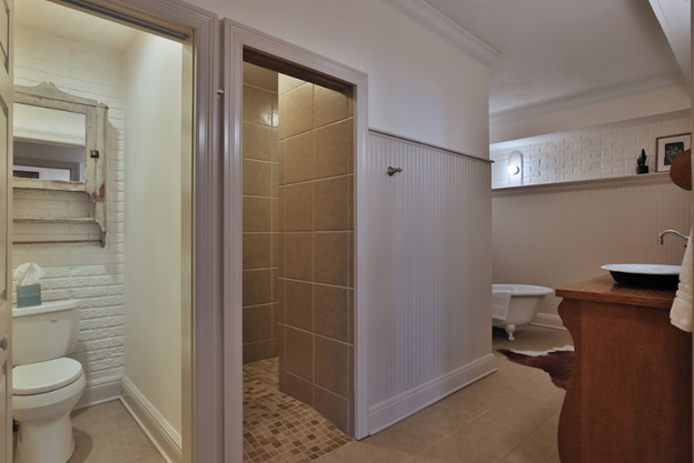 clawfoot bathroom.png