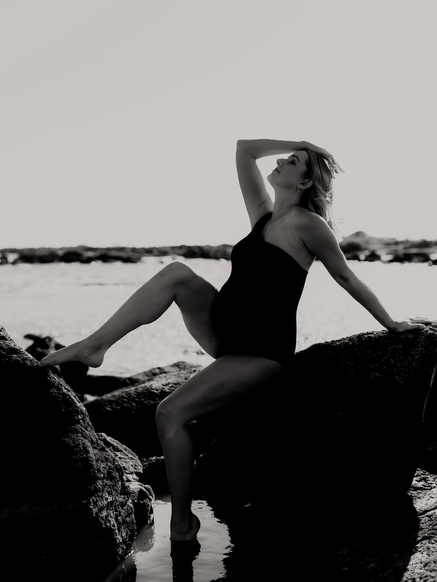 Introducing Client Wardrobe Try on Sessions 🔥

🌹My client wardrobe is extensive and full of variety, this gives you a chance to experience the items first hand before the day of your session.
🌹 There are so many different vibes to cater to all my 