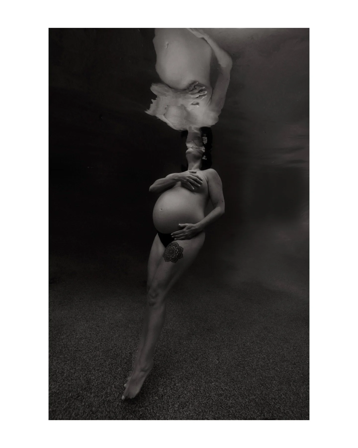 There&rsquo;s so many incredibly powerful options for your mermaid session that don&rsquo;t actually involve you putting your head under the water 🌊🌊🌊

And naturally, black and white is my fav 🔥🔥🔥

Would you have a mermaid session?

The Willows