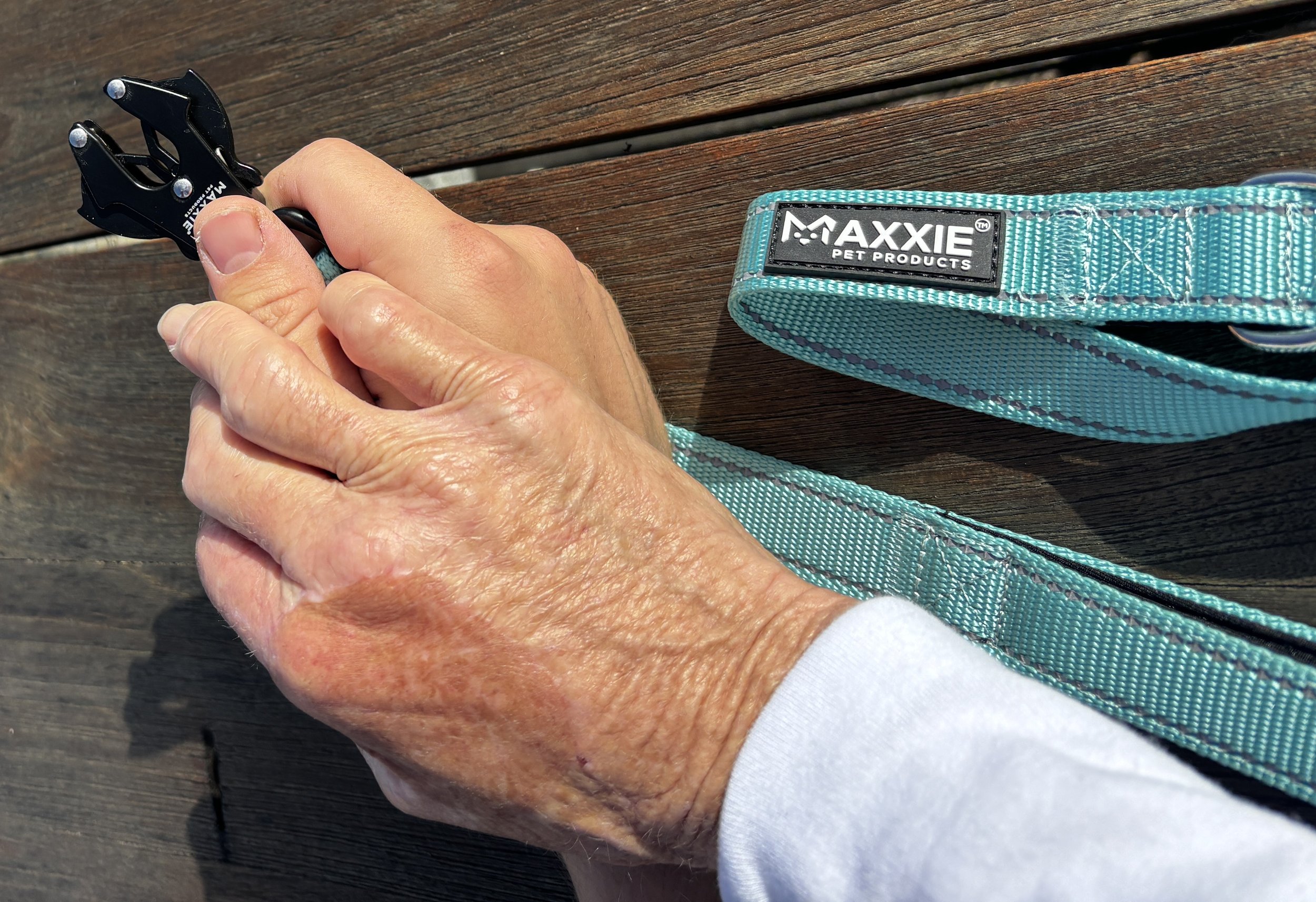 Best Dog Lead for Arthritis, limited hand mobility, or low vision 