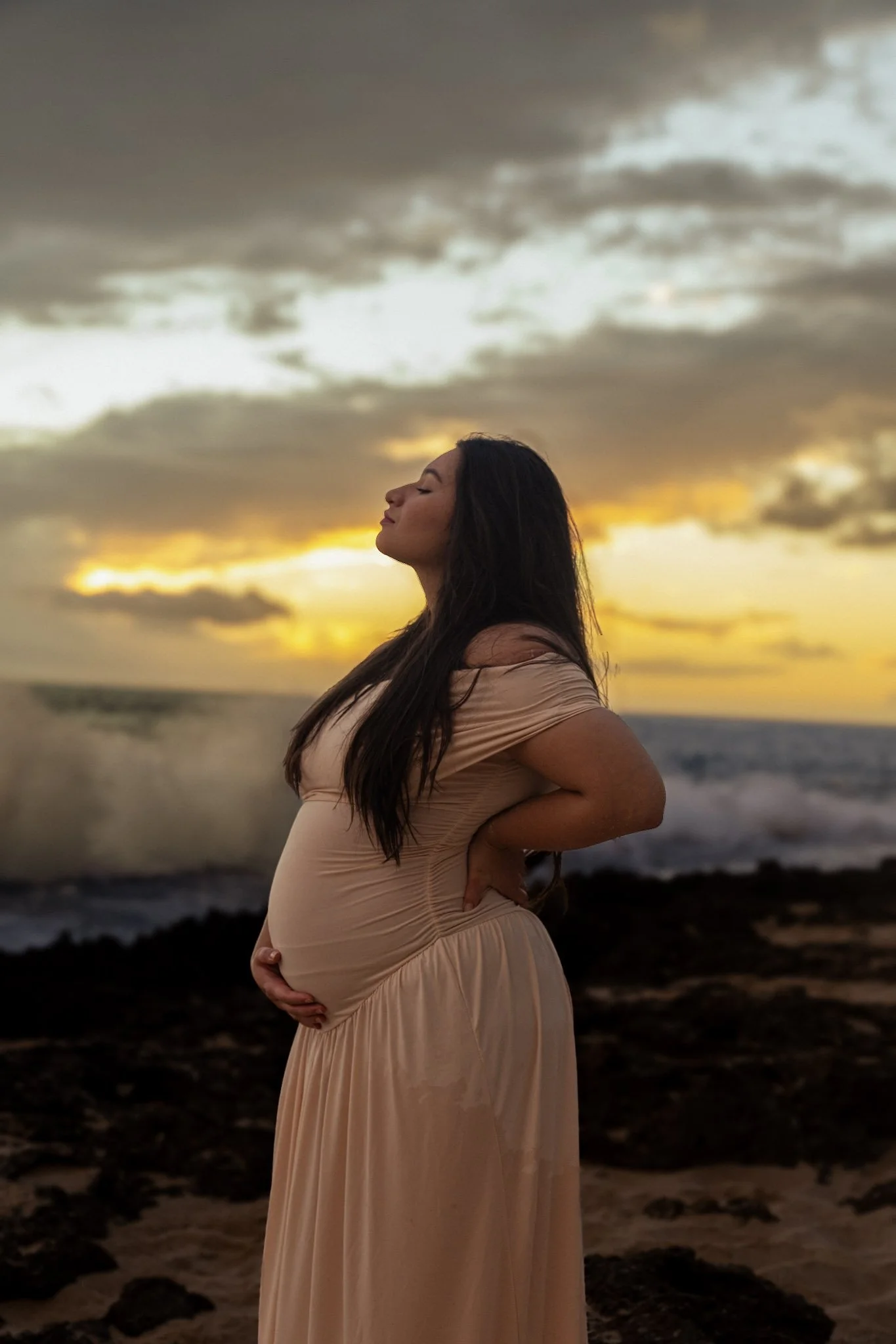 Golden Glow: Sunset Maternity Moments