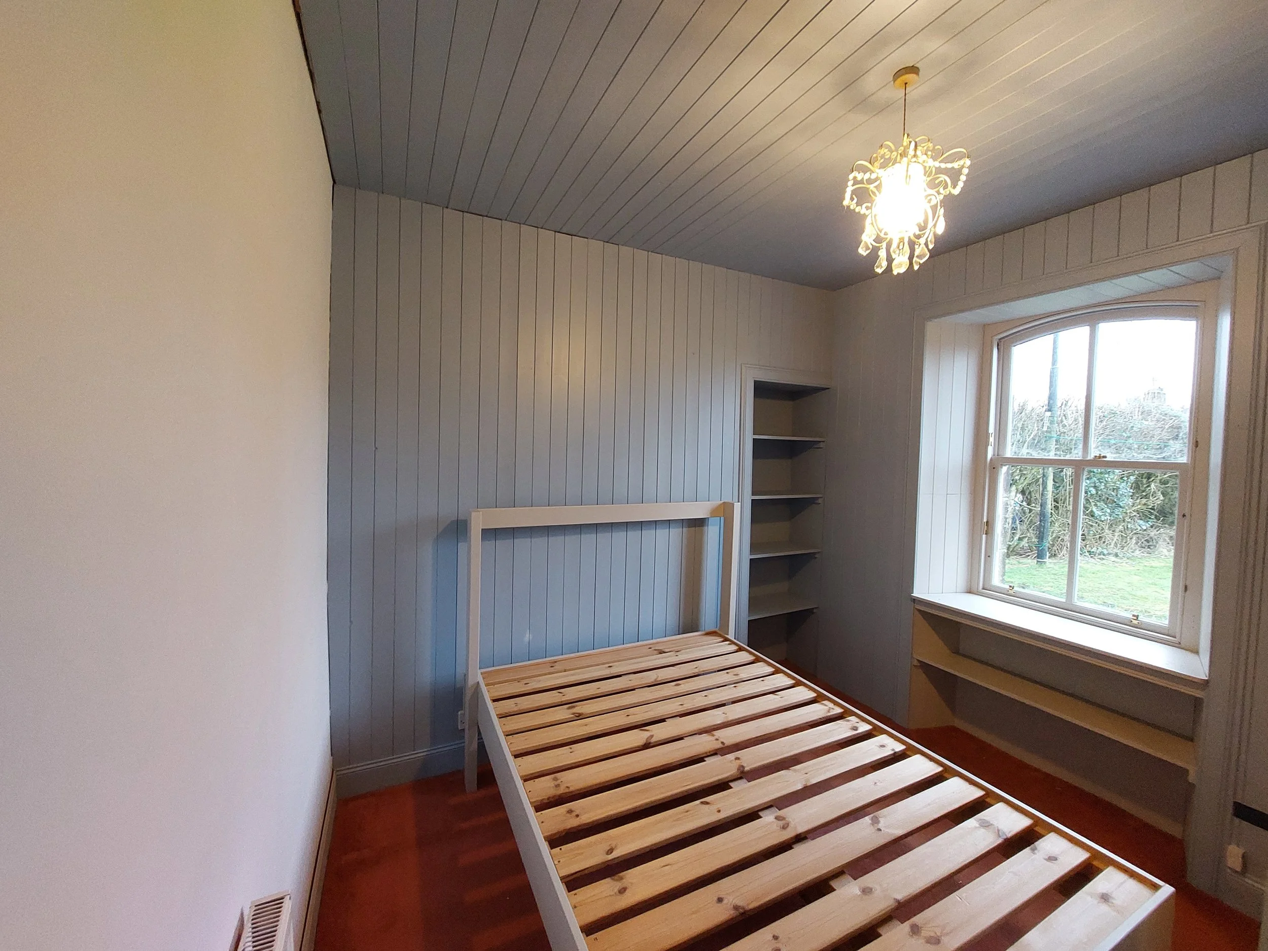 1. Front bedroom.jpg