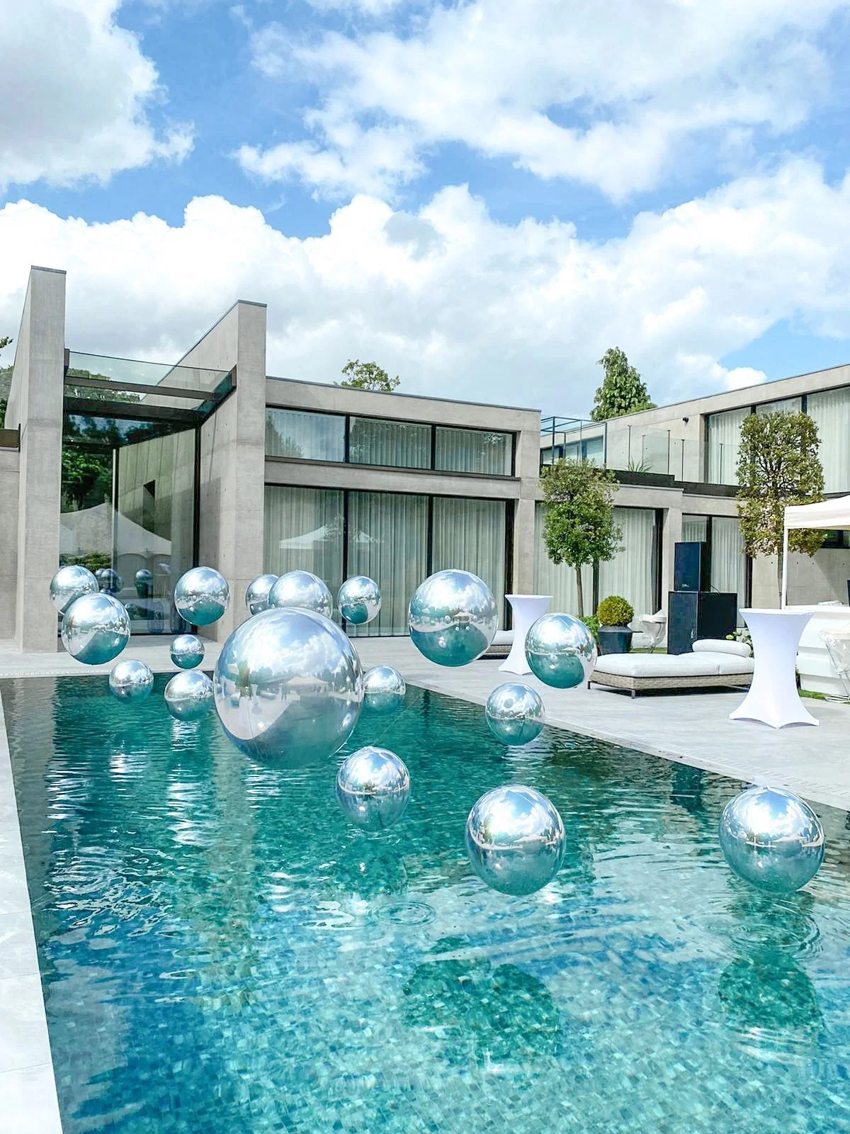 Pool Balloon Displays