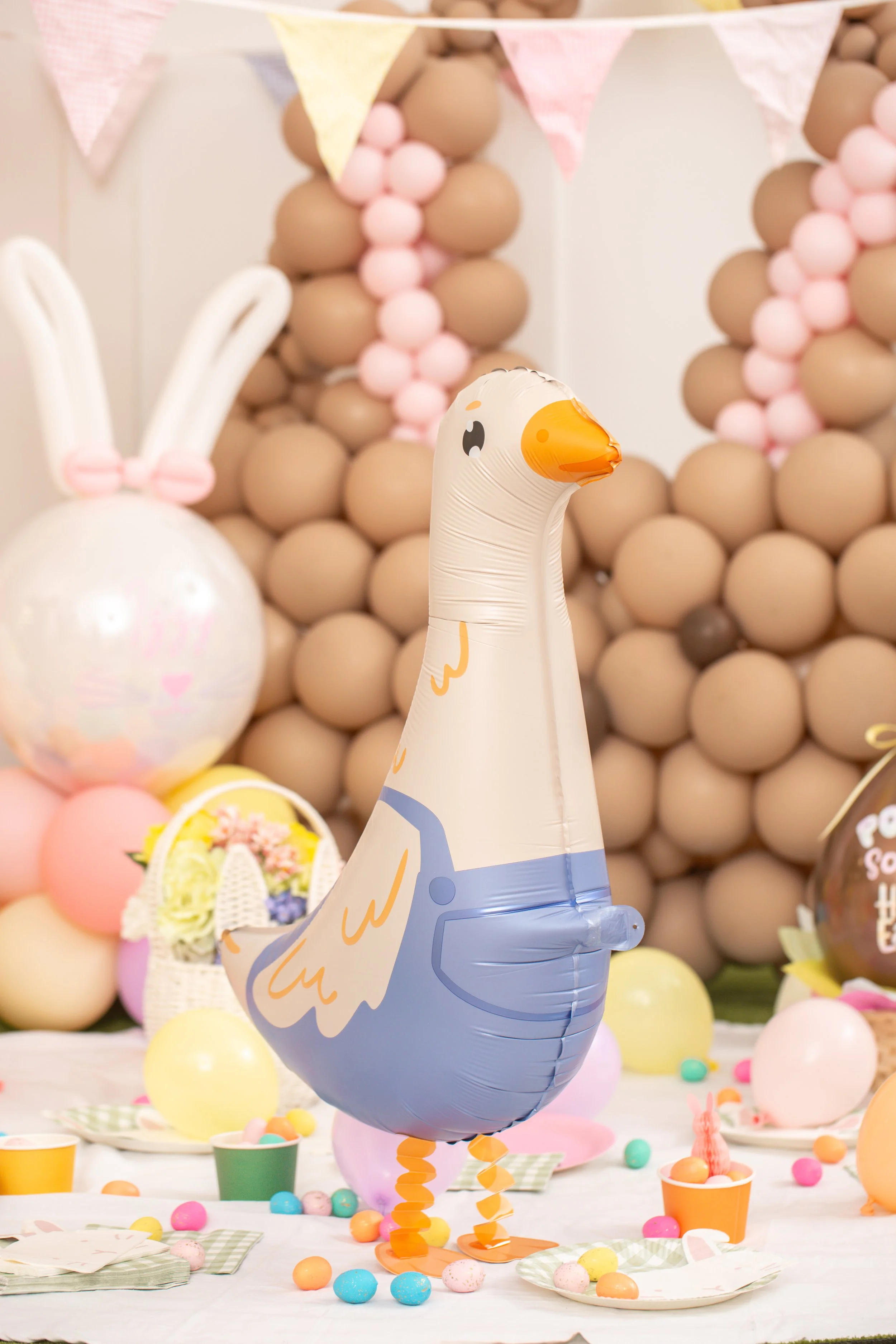 Magical Easter Balloon Decor &amp; Egg Hunt Ideas for Kids 