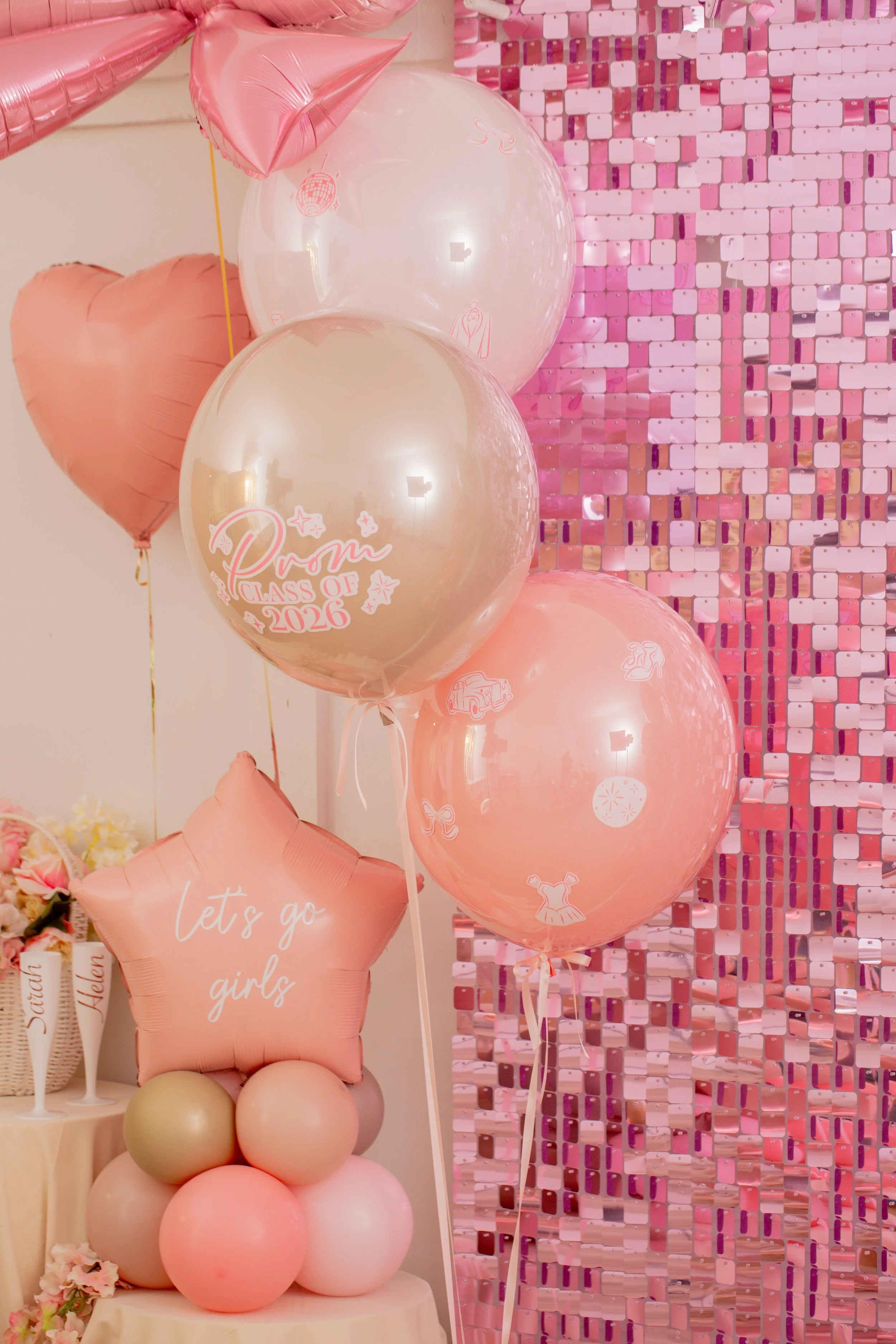 Unique Prom Decor Ideas for Prom &amp; Graduation Parties: Beautiful Backdrops for Unforgettable Photos
