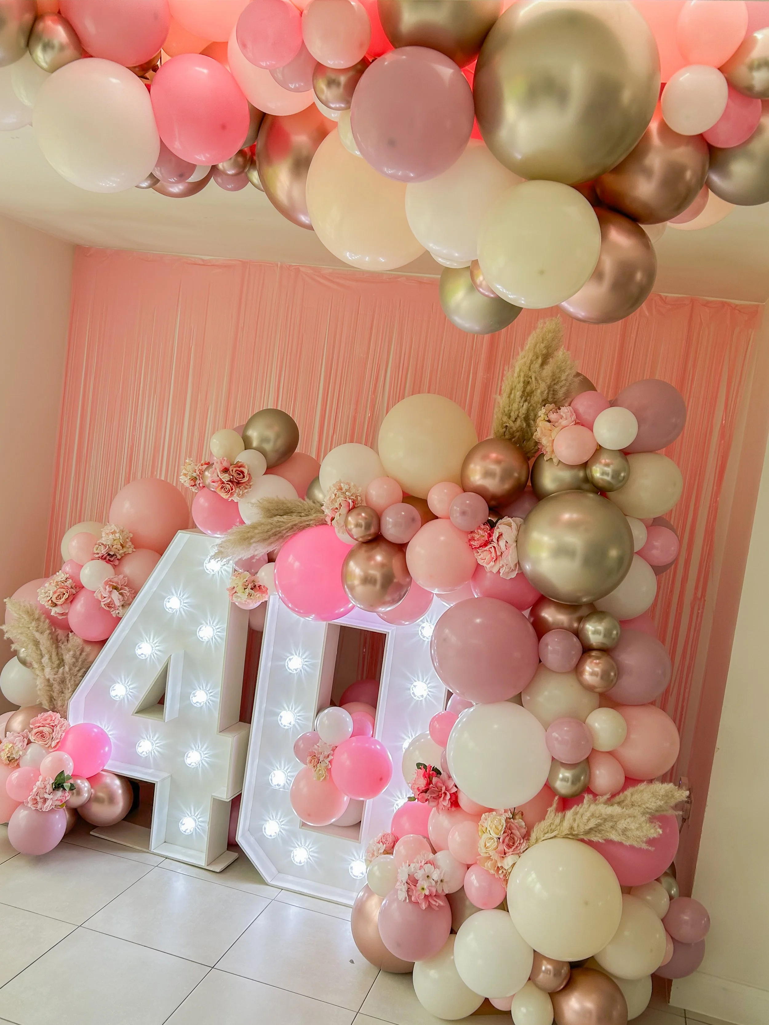 40th Birthday Spencers Wood Light Up Numbers foliage pampas flowers