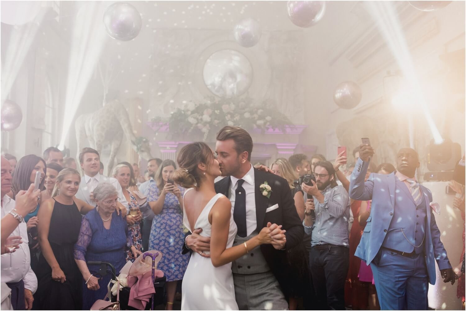 Bubblegum Balloons at Aynhoe Park, Faye Cornhill Photography 6 - Large.jpg
