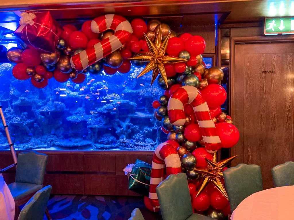 Sexy Fish Display, Corporate, 26.11.22, 1.jpg