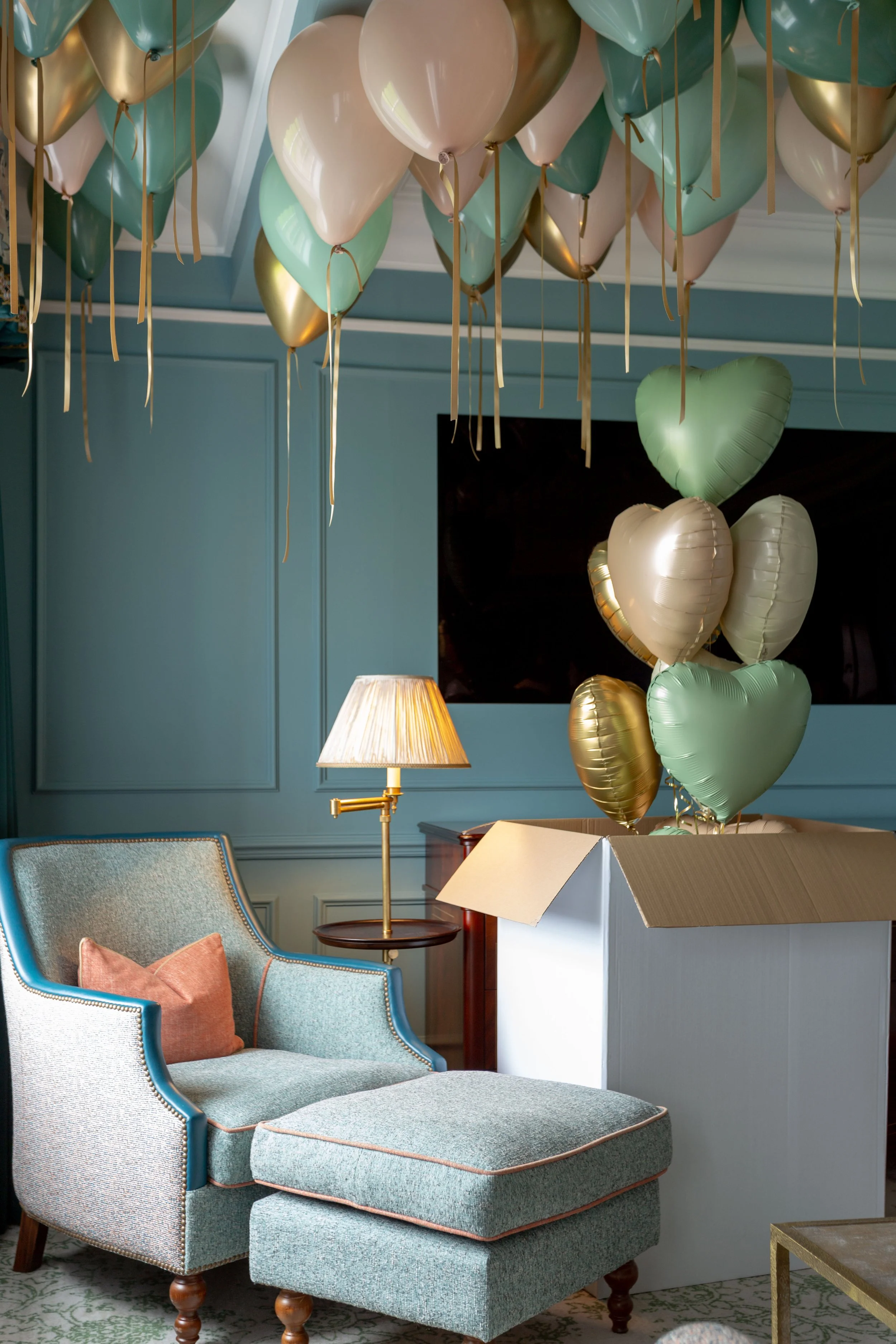 Bubblegum Balloons X Four Seasons Hampshire Photoshoot 29.jpeg