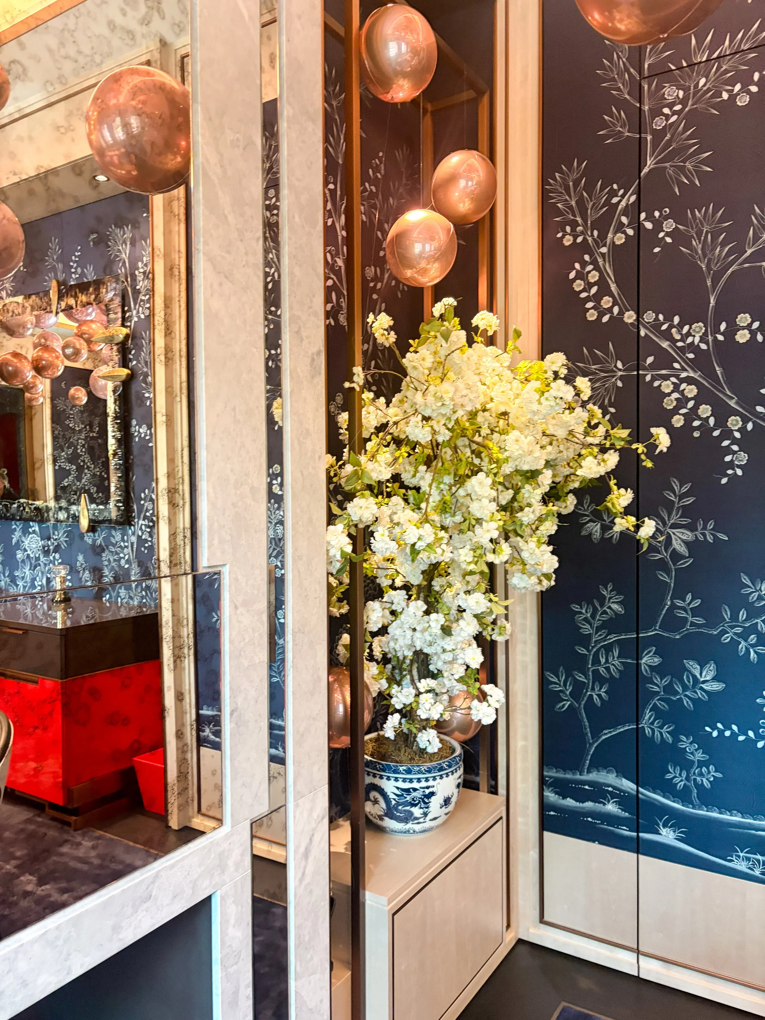 Rose Gold Dripping Orb Lines Ceiling Display Birthday Dinner