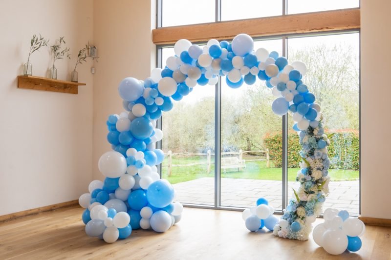 web-res-floral-balloon-arch-1-800x533.jpg