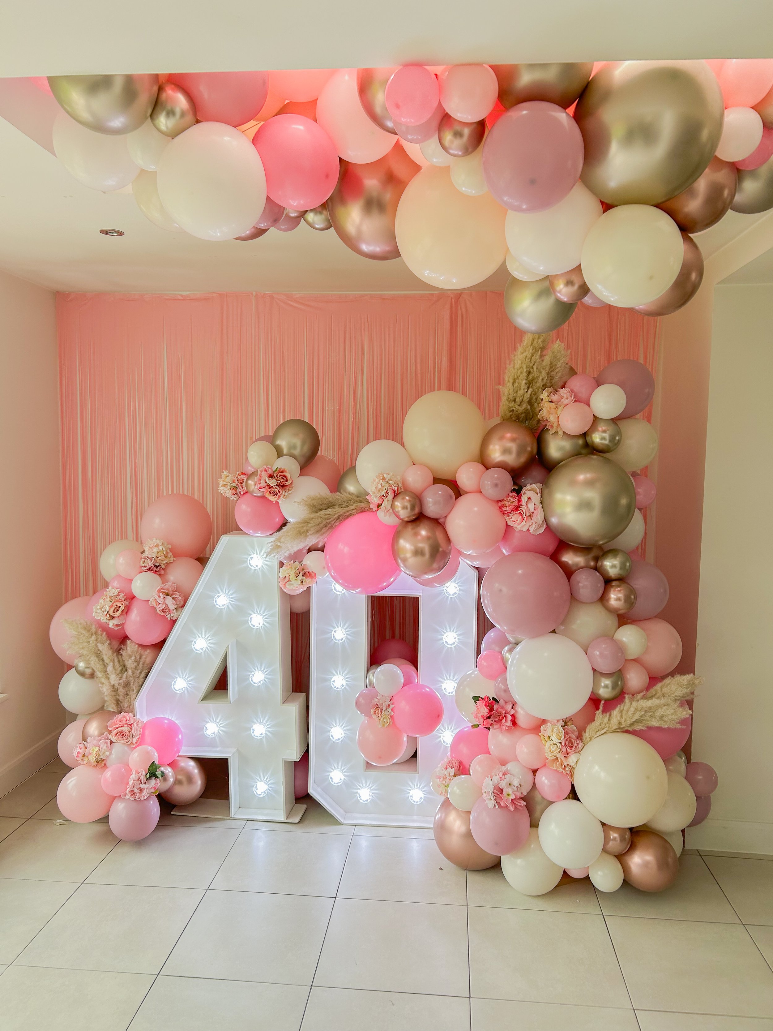 40th Birthday Spencers Wood Light Up Numbers foliage pampas flowers