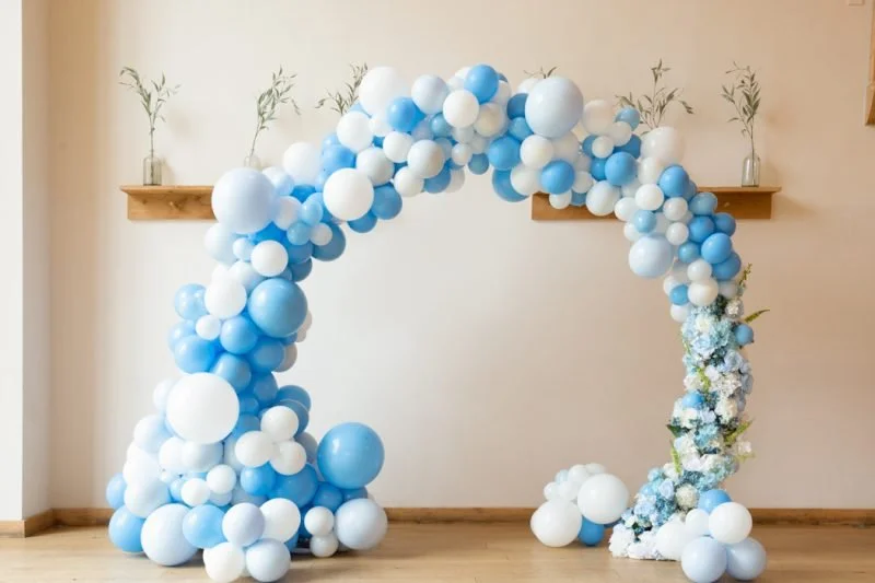 web-res-floral-balloon-arch-6-800x533.jpg