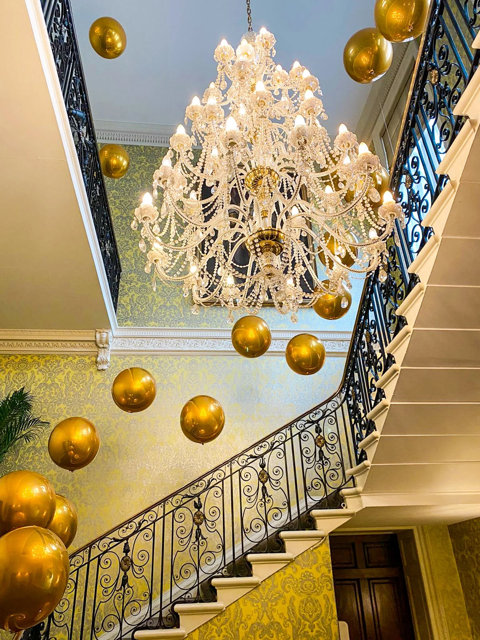 Hedsor House Wedding, Gold, Sept 2022 (6).jpg