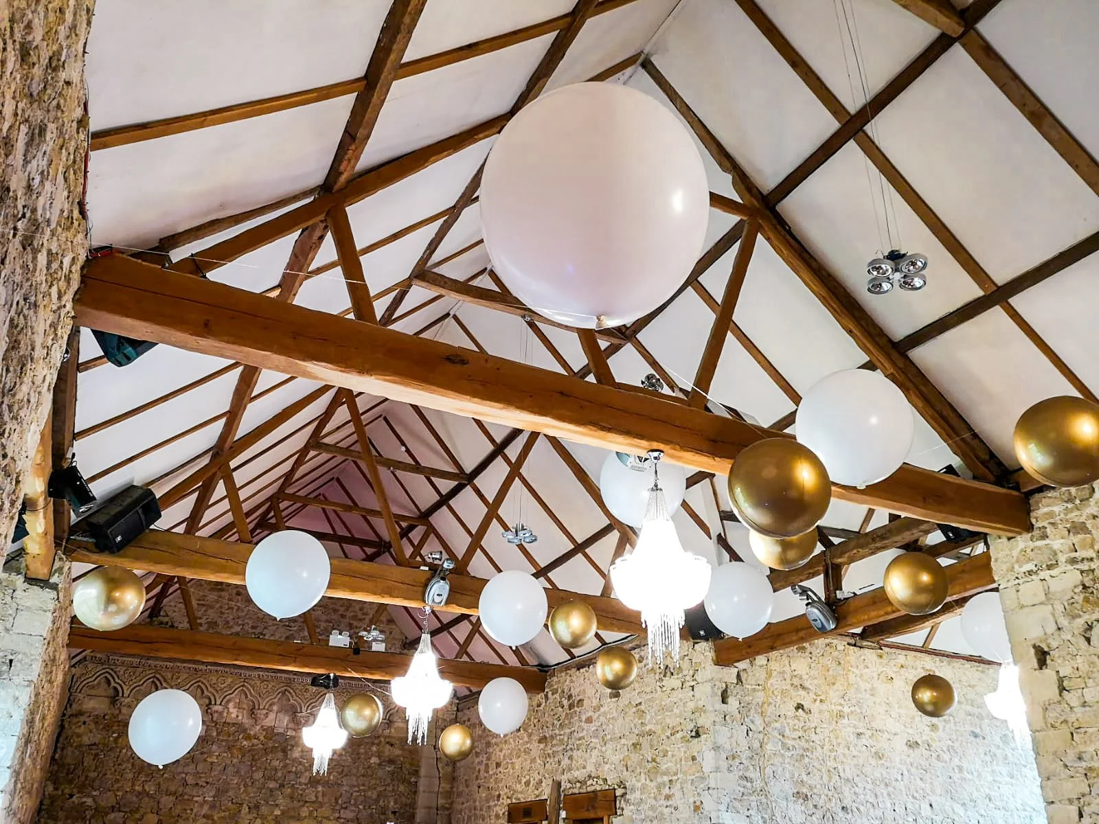 Notley Abbey - Showcase - White & Gold (10).jpg