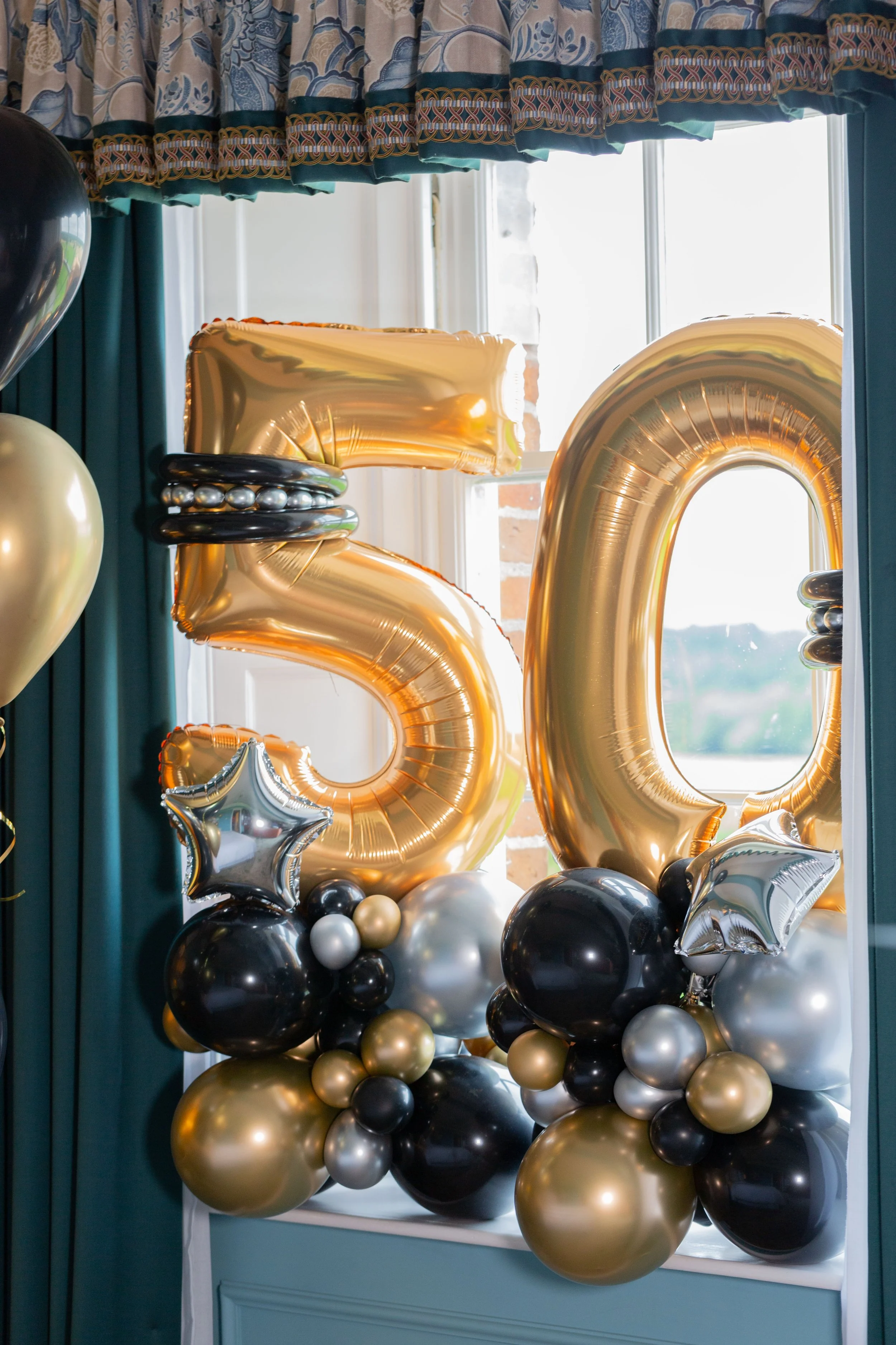 Bubblegum Balloons X Four Seasons Hampshire Photoshoot 25.jpeg