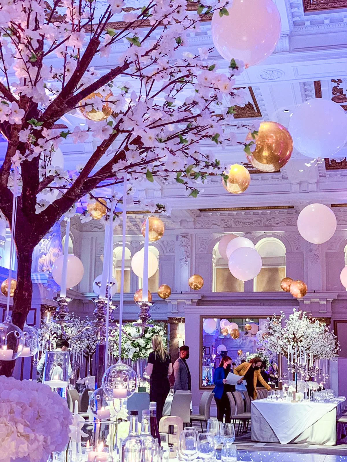 Kimpton Fitzroy - Suspended Ceiling Wedding (4).jpg