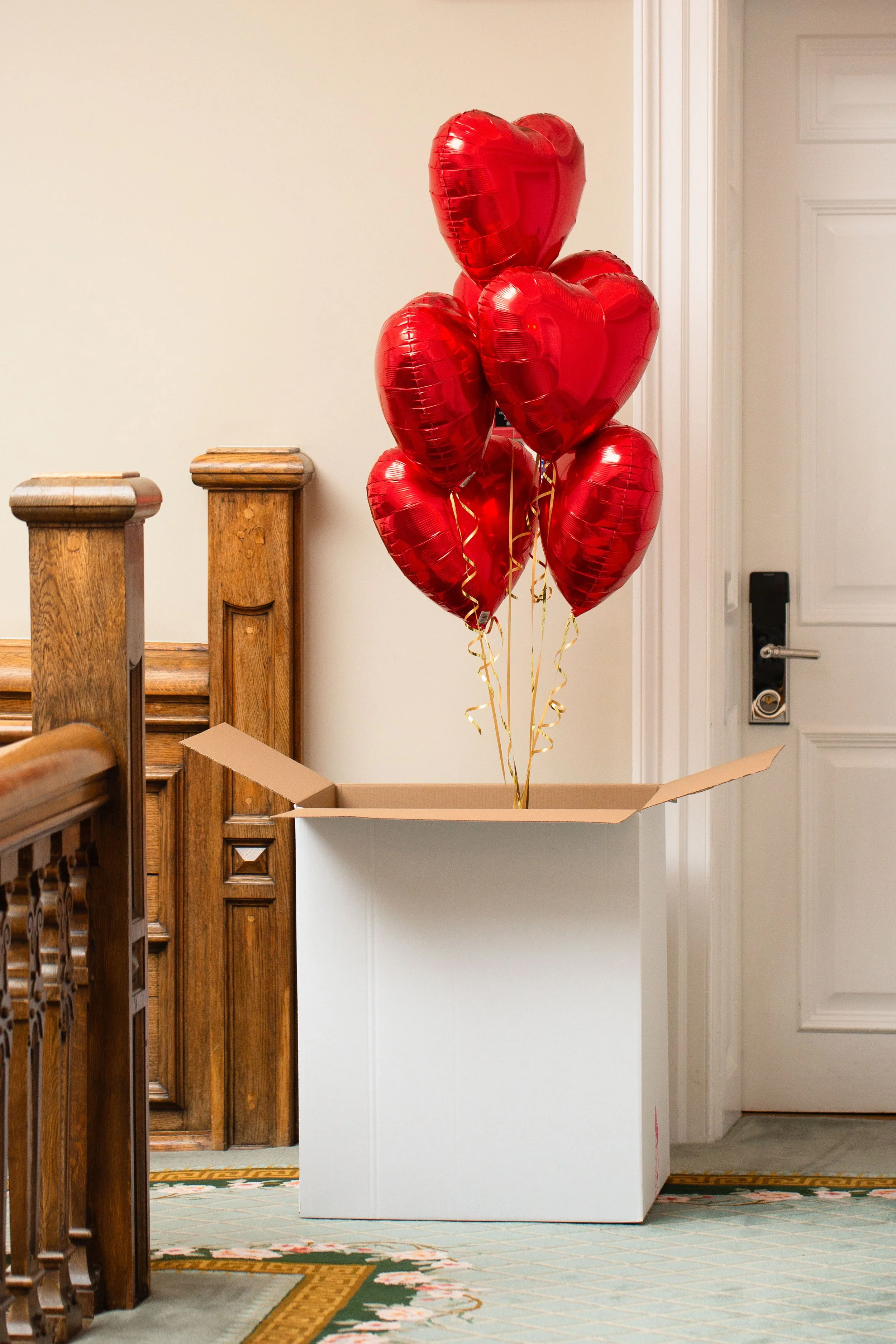 Bubblegum Balloons X Four Seasons Hampshire Photoshoot 38.jpeg