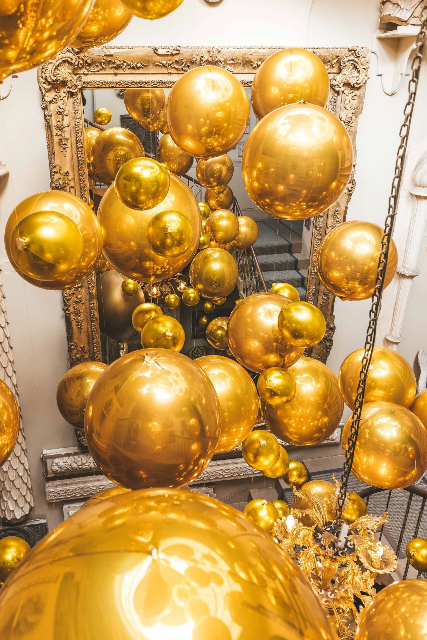 Aynhoe Park Gypsophila Orbz Installation - Large3.jpg