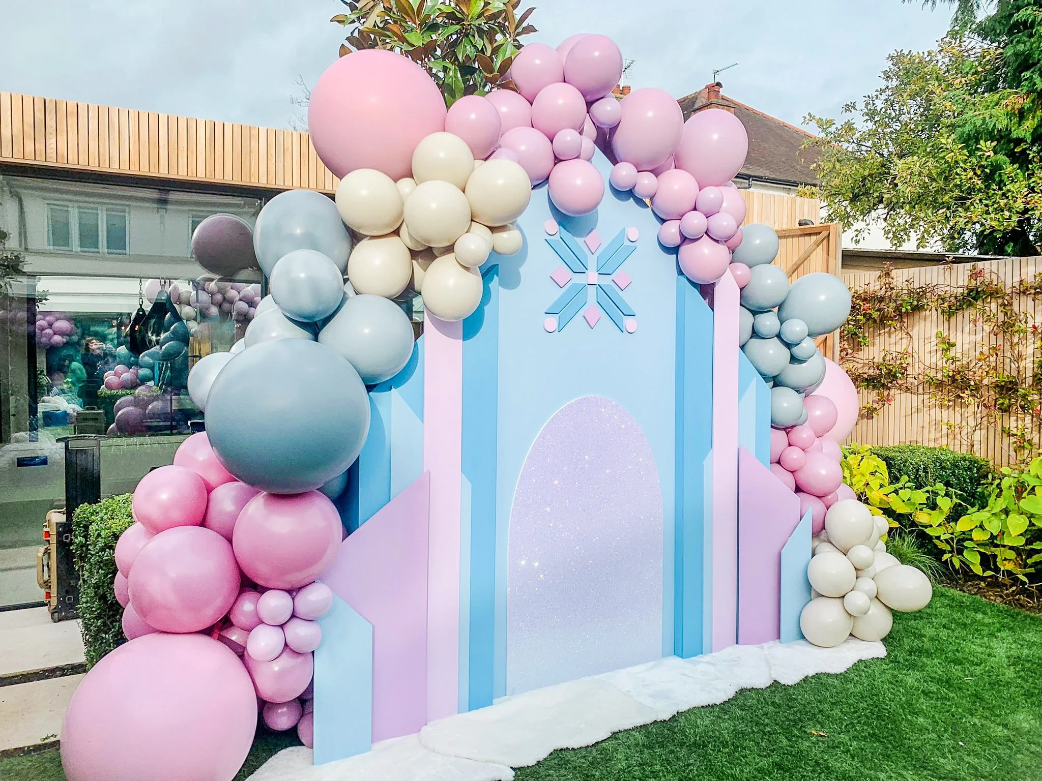 Jordan Kusi - Frozen Birthday Party (2).jpg