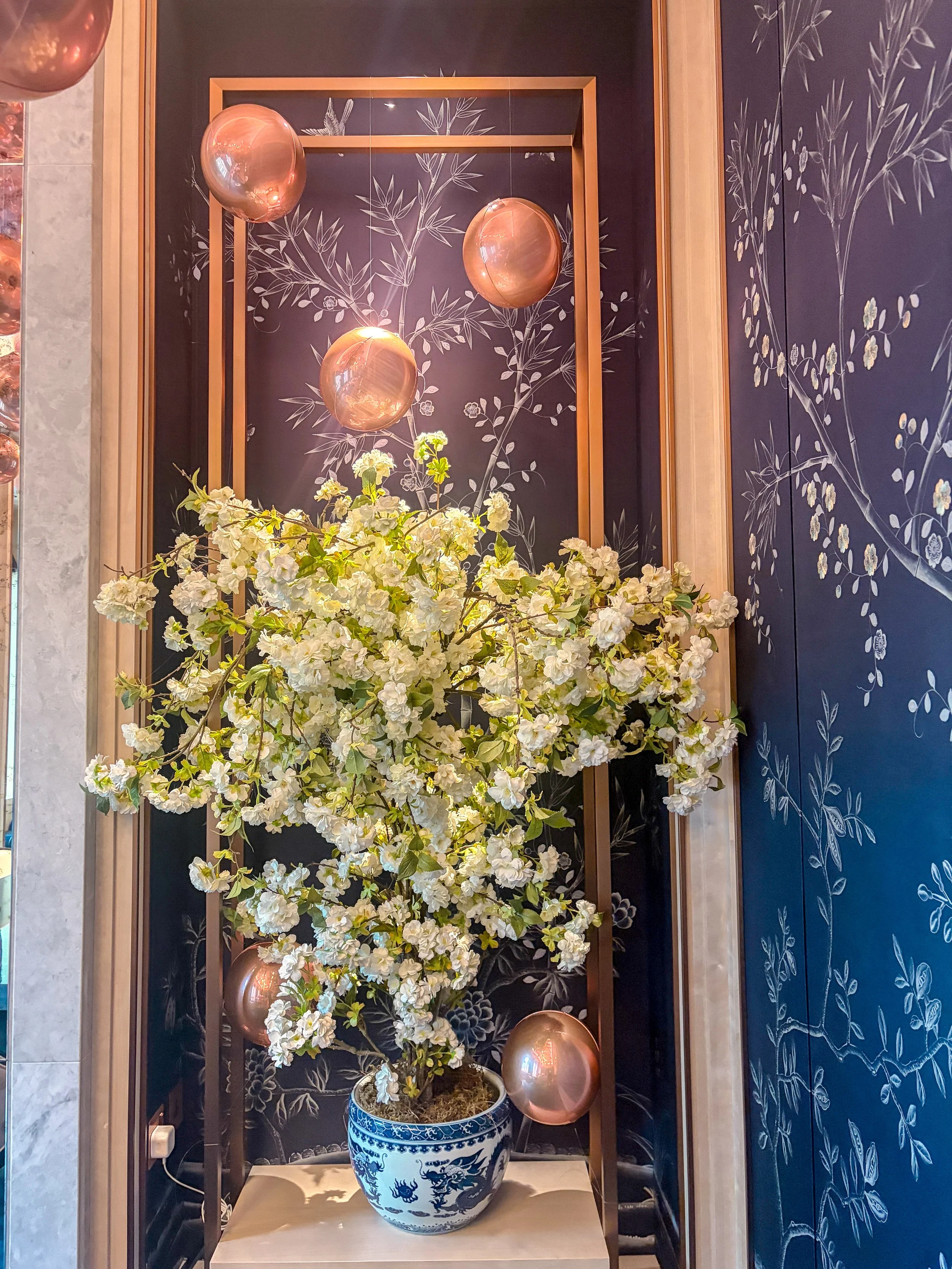 Rose Gold Dripping Orb Lines Ceiling Display Birthday Dinner