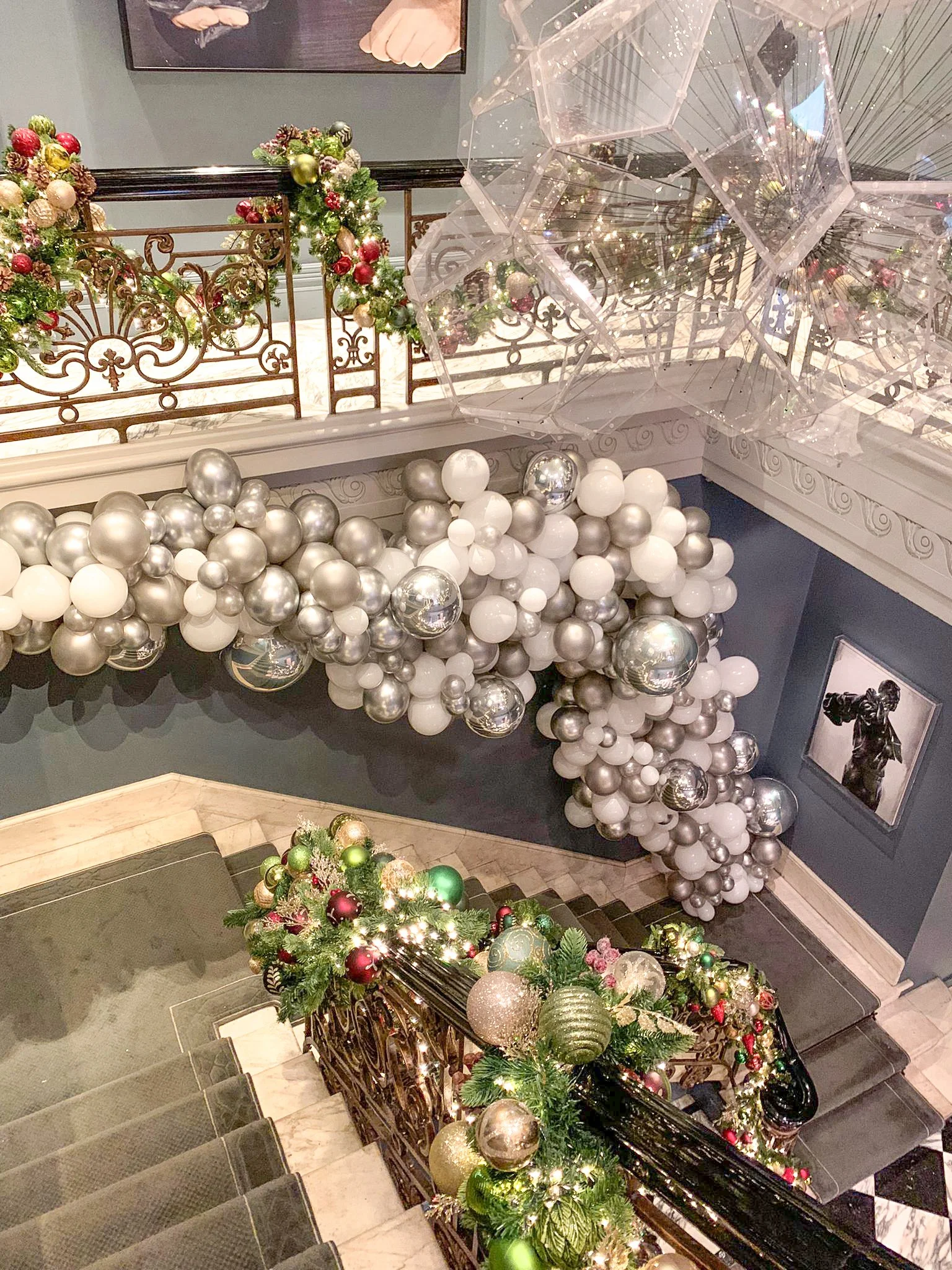 The Arts Club NYE 2021 - Staircase (2).jpg