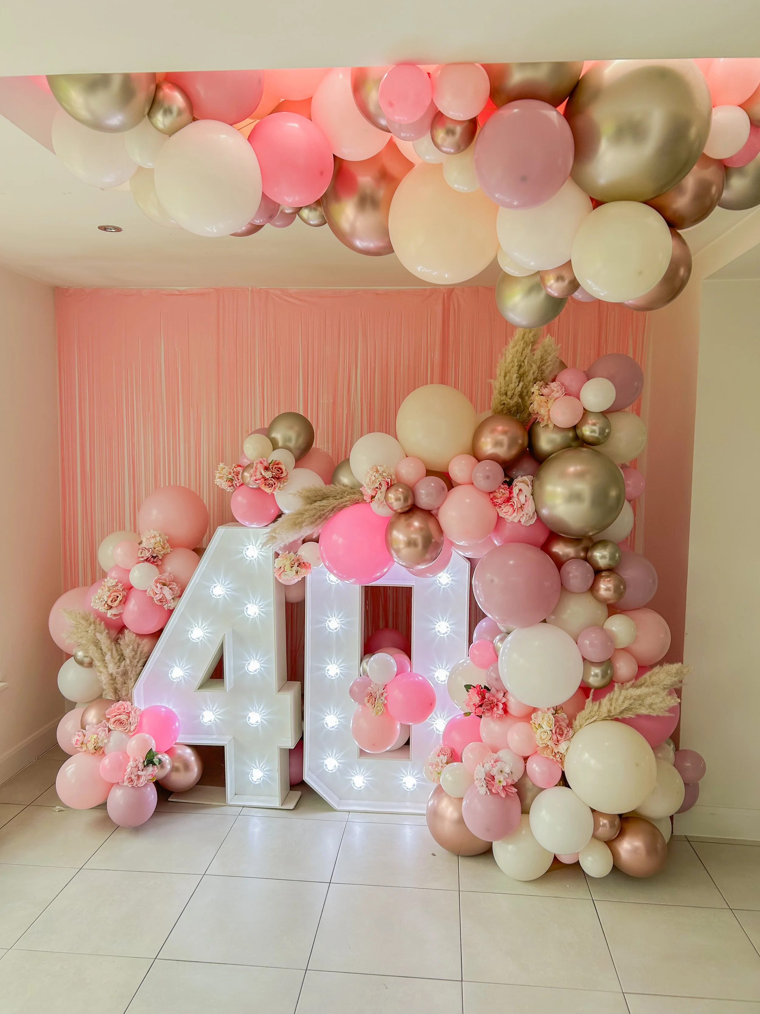 40th Birthday Spencers Wood Light Up Numbers foliage pampas flowers