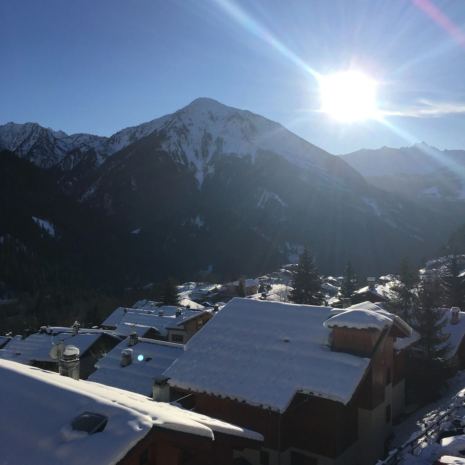 Champagny-en-Vanoise is one of the easiest and most authentic gateways to Paradiski, the world-class ski area linking La Plagne and Les Arcs with more than 425 km of slopes.

Unlike busy resort centres, Champagny offers a calm, traditional village at