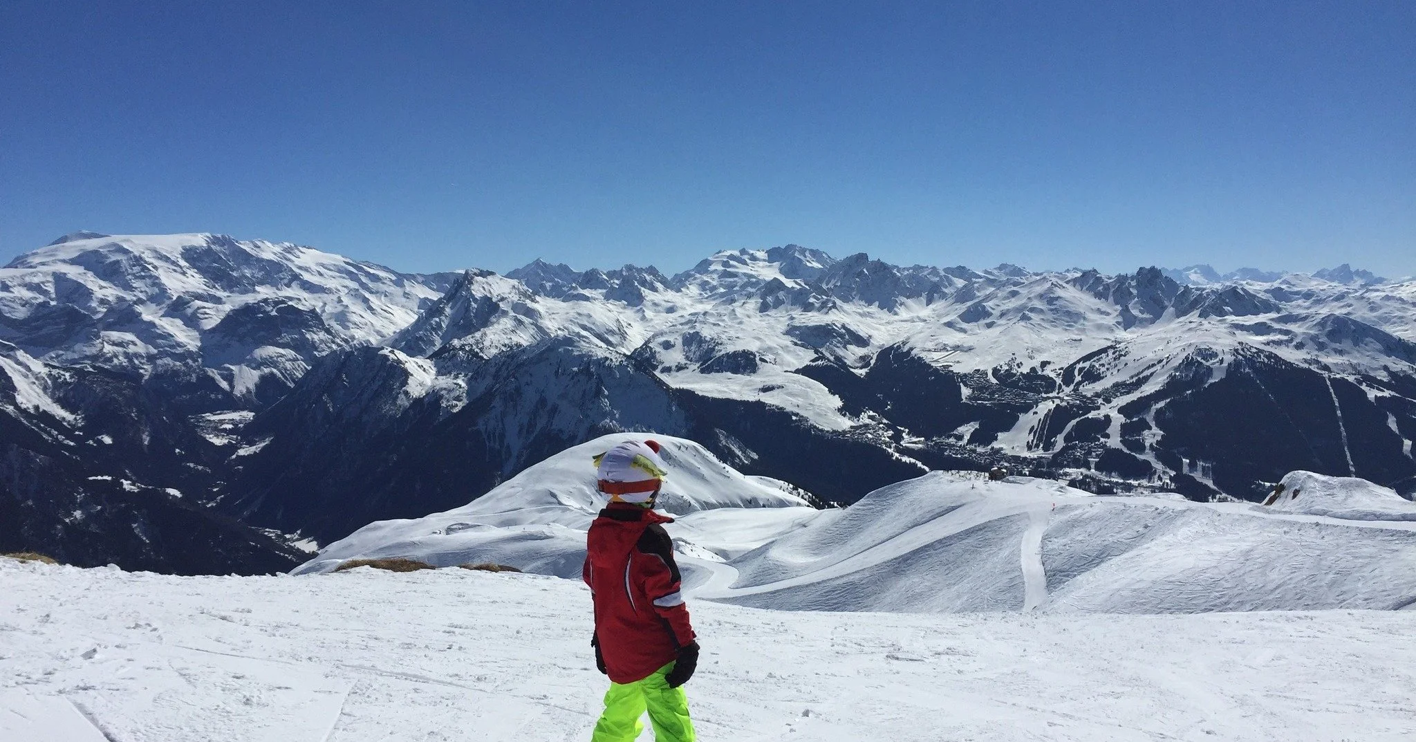 New Year&rsquo;s resolutions 2026:

☑️ Move more
☑️ Get fresh air
☑️ Eat healthier (yes&hellip; tartiflette counts, there are potatoes 🥔)

💥 The solution: a ski trip in January or February at Les 4000 Champagny

🎿 Cozy apartment vibes
🔥 Warm, cha